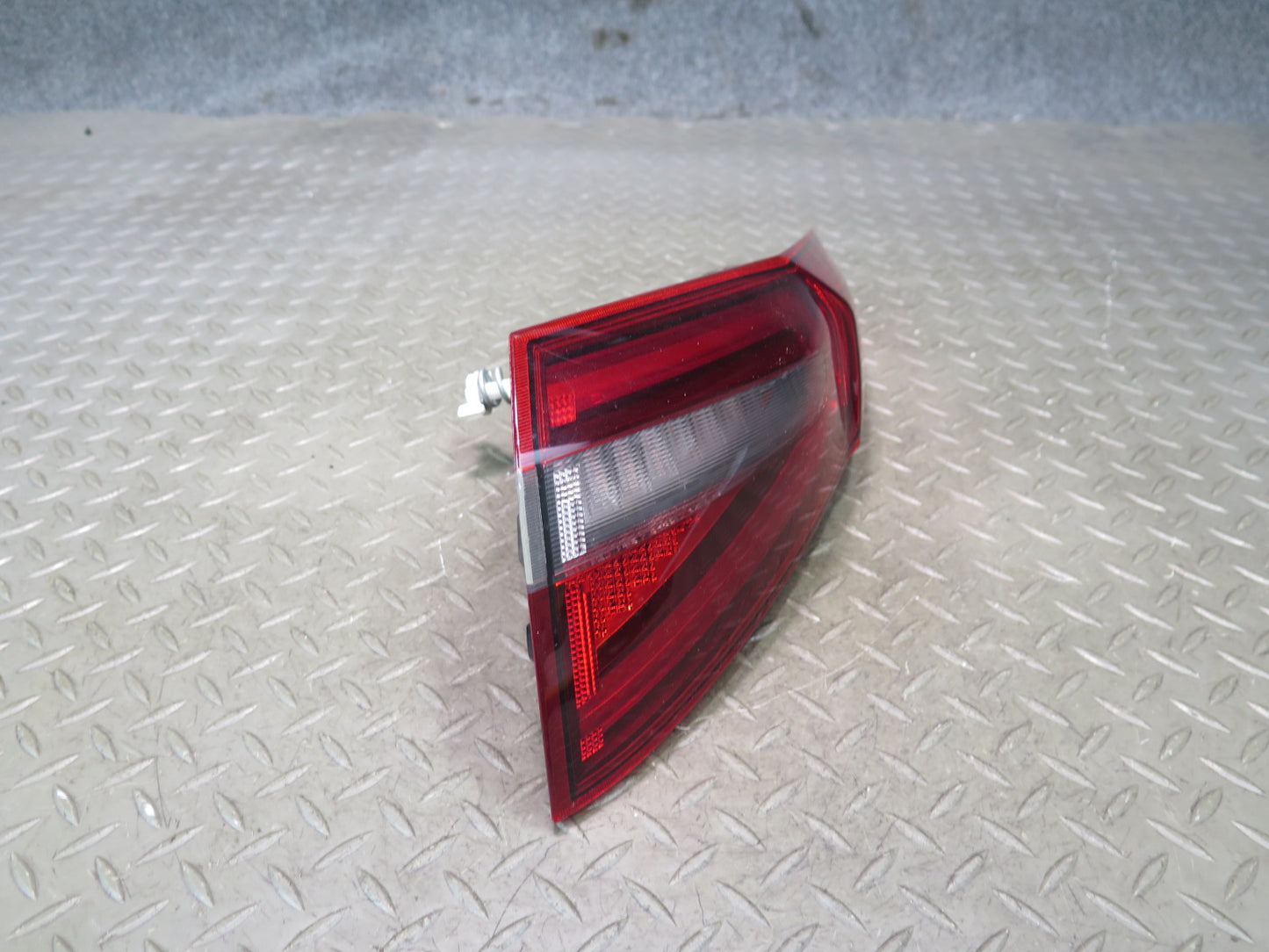 2017-2023 Alfa Romeo Stelvio Rear Right Side Outer Taillight Tail Light Lamp