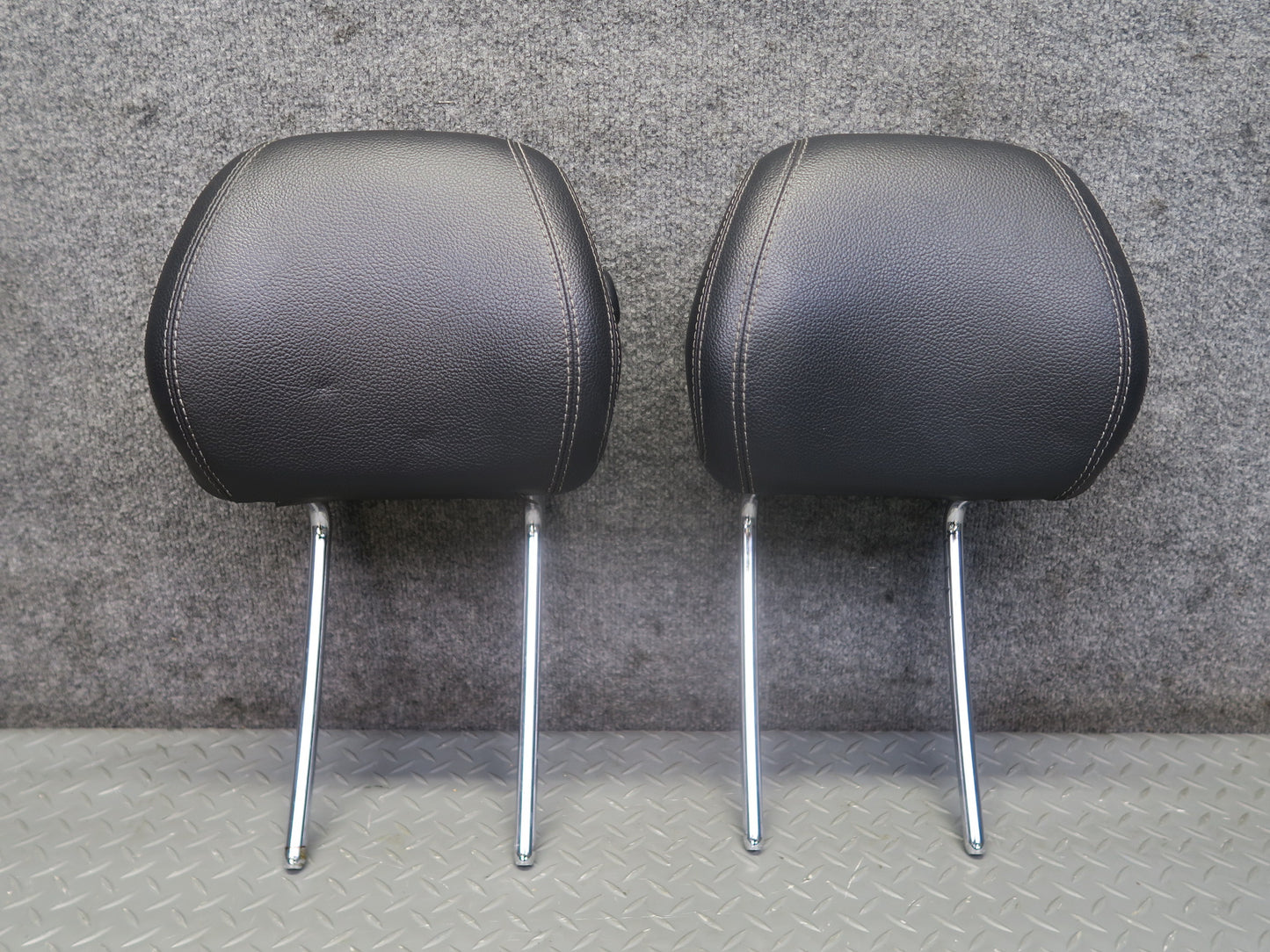 12-15 Mercedes W166 Ml-class Set of 2 Front Left & Right Seat Headrest Black OEM