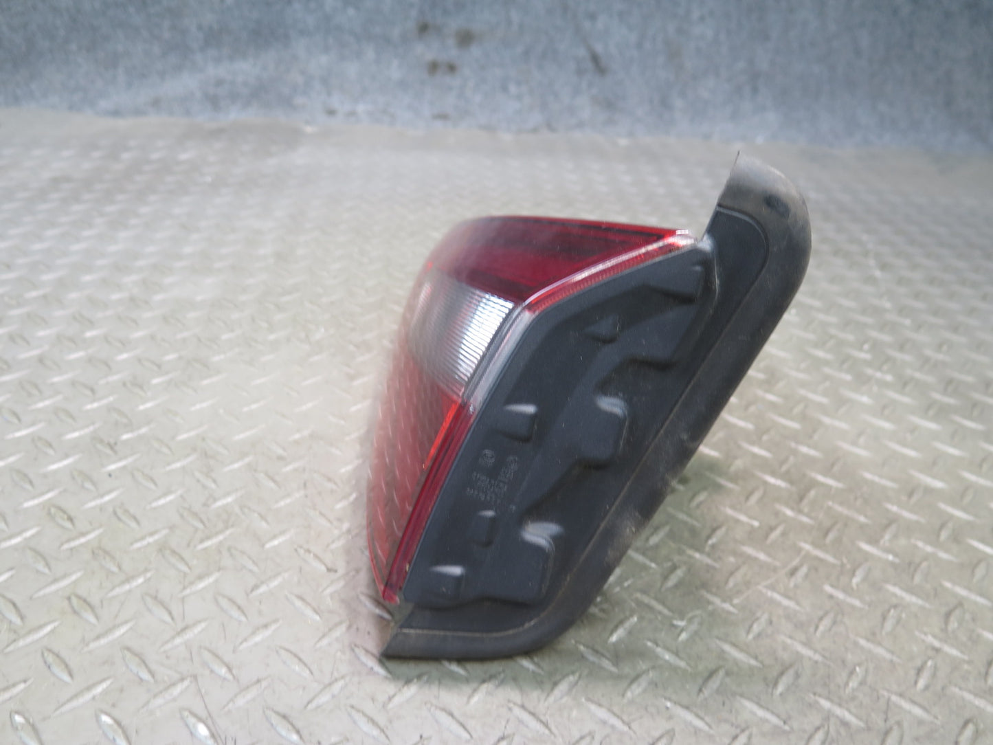 2017-2023 Alfa Romeo Stelvio Rear Right Side Inner Taillight Tail Light Lamp