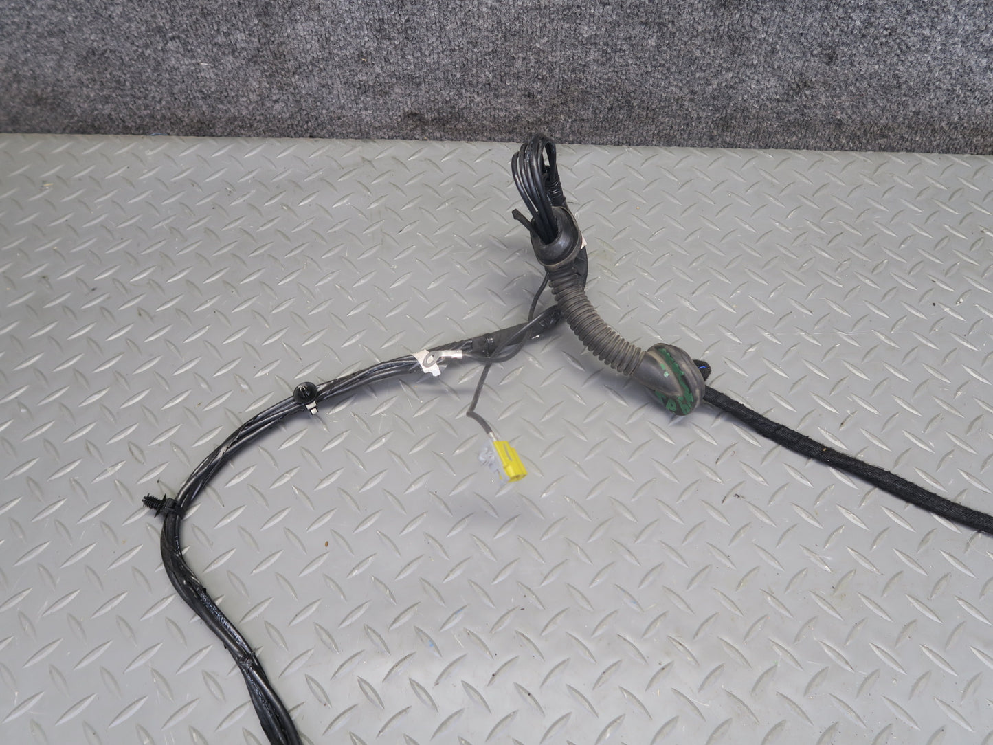 2016-2019 Tesla Model S 75D Rear Trunk Liftgate Tail Gate Wiring Harness