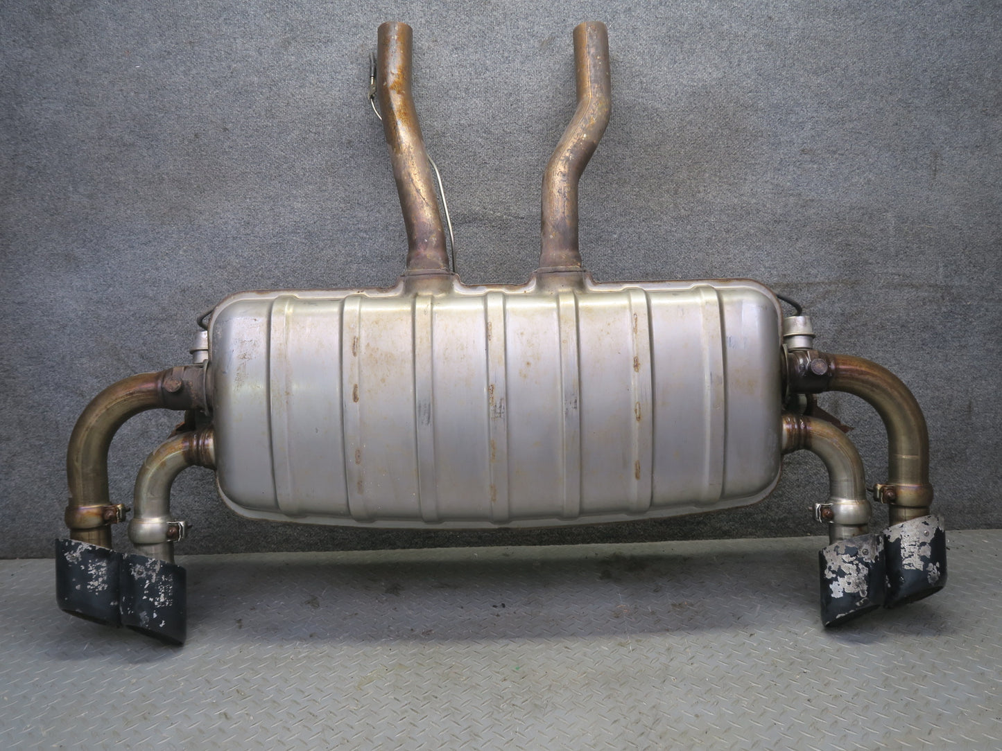 2013-2014 Porsche Cayenne 958 GTS 4.8L Rear Exhaust Muffler w Black Dual Tips
