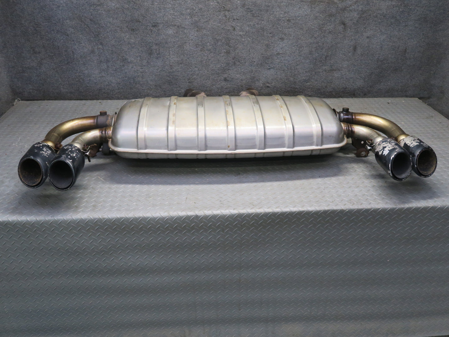 2013-2014 Porsche Cayenne 958 GTS 4.8L Rear Exhaust Muffler w Black Dual Tips