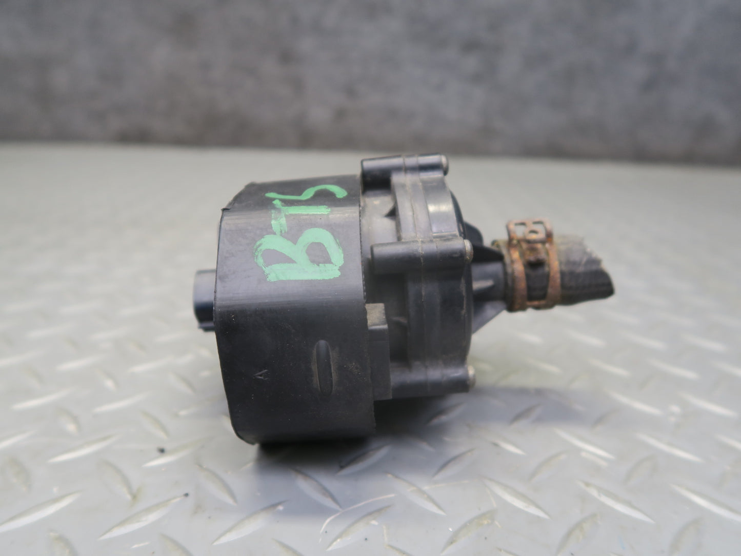 2016-2019 Tesla Model S 75D Auxiliary Cooling Water Pump