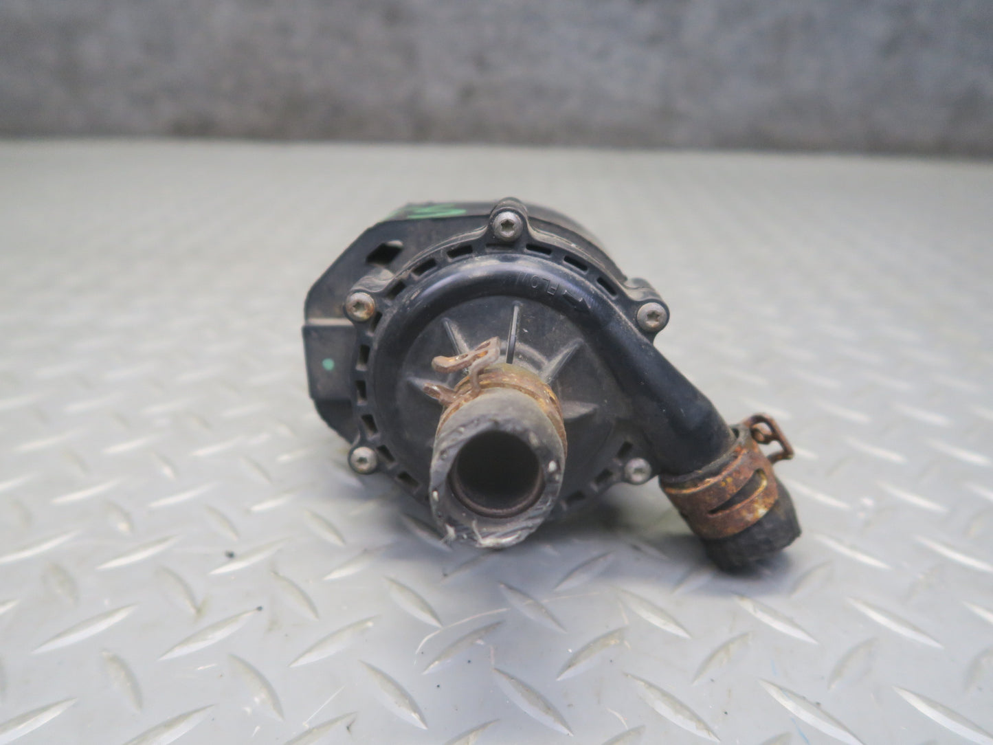 2016-2019 Tesla Model S 75D Auxiliary Cooling Water Pump