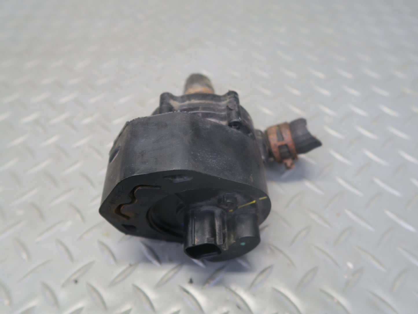 2016-2019 Tesla Model S 75D Auxiliary Cooling Water Pump