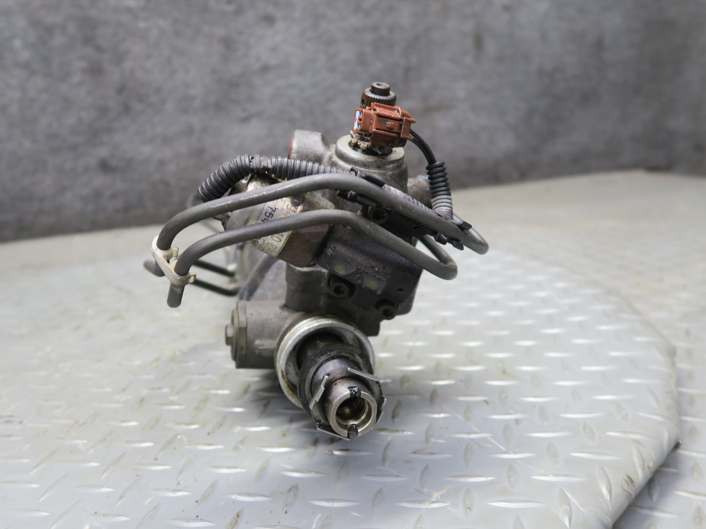 95-97 Nissan Gloria 3.0L Power Steering Rack & Pinion 60K Miles OEM