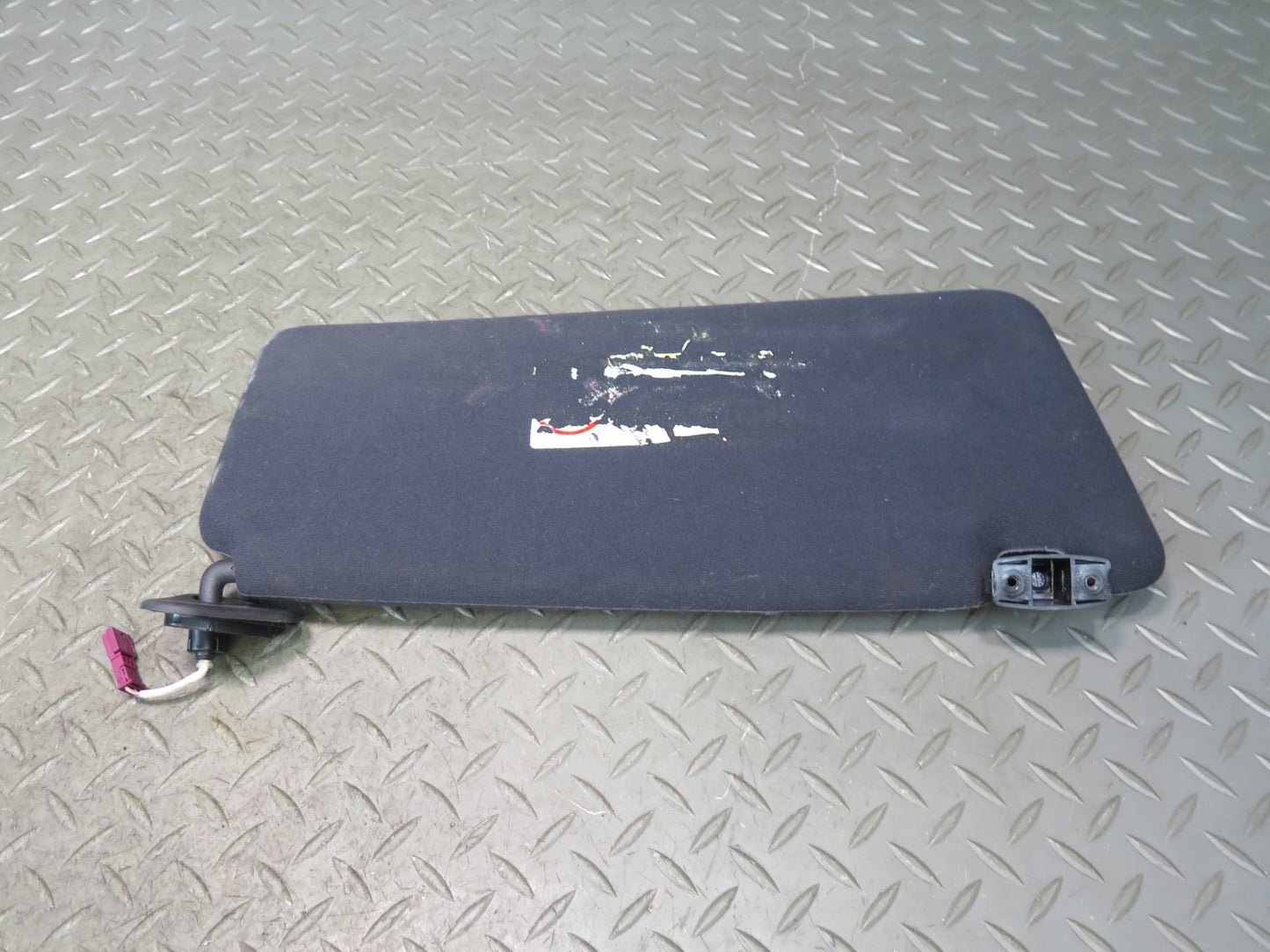 01-03 BMW E39 540ia Set of 2 Front Left & Right Sun Visor Black OEM