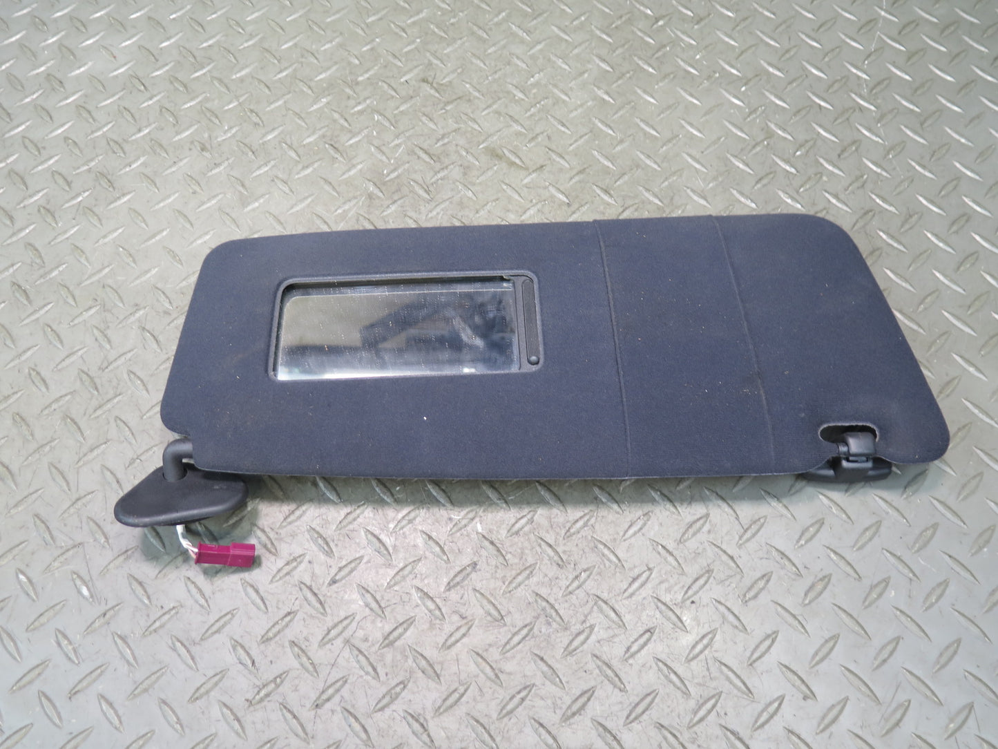 01-03 BMW E39 540ia Set of 2 Front Left & Right Sun Visor Black OEM