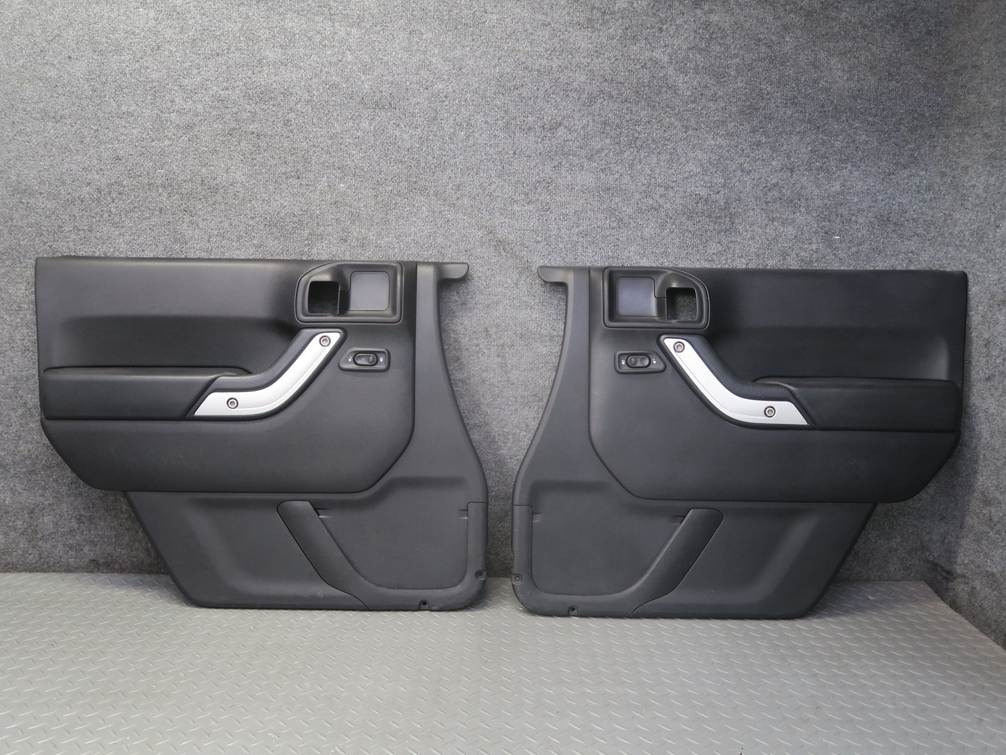11-17 Jeep Wrangler JK 4-DOOR Set of 2 Front Door Interior Trim Panel Cover OEM