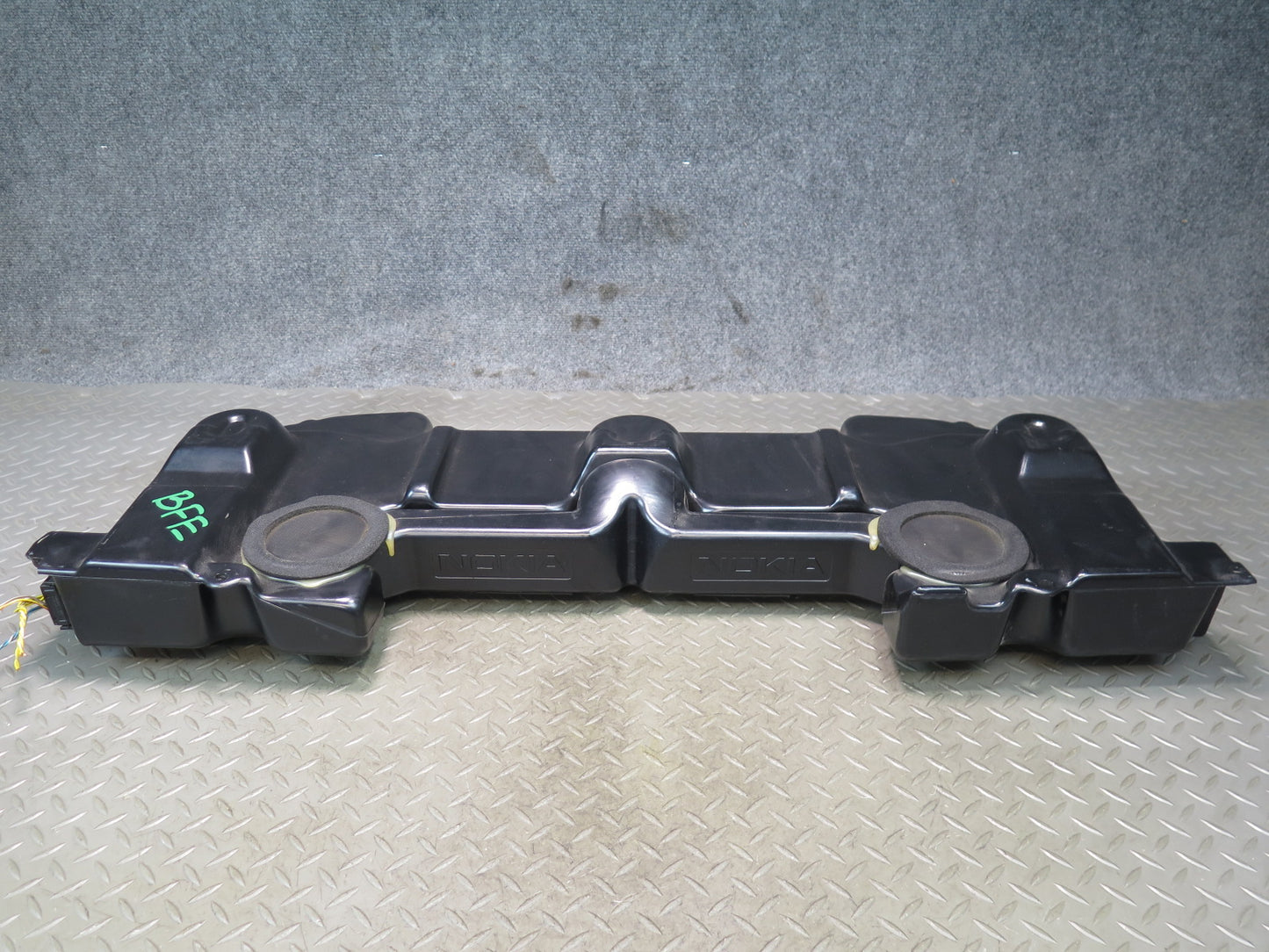 97-03 BMW E39 540ia Sedan TOP Hifi Rear Shelf Subwoofer Speaker Box 6908549 OEM