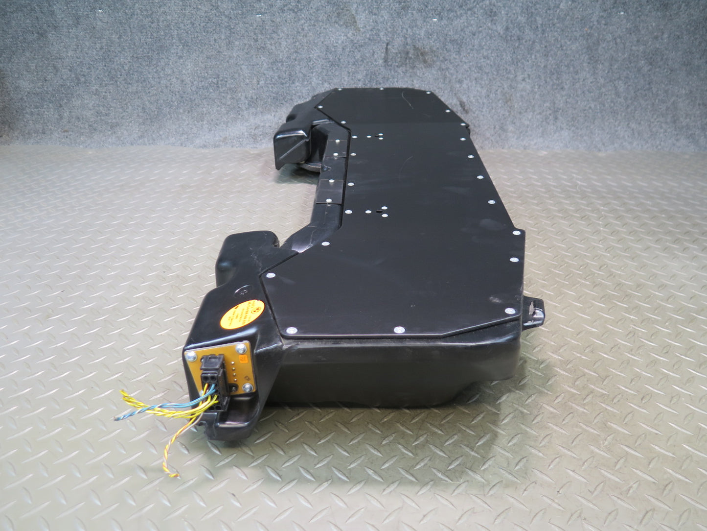 97-03 BMW E39 540ia Sedan TOP Hifi Rear Shelf Subwoofer Speaker Box 6908549 OEM