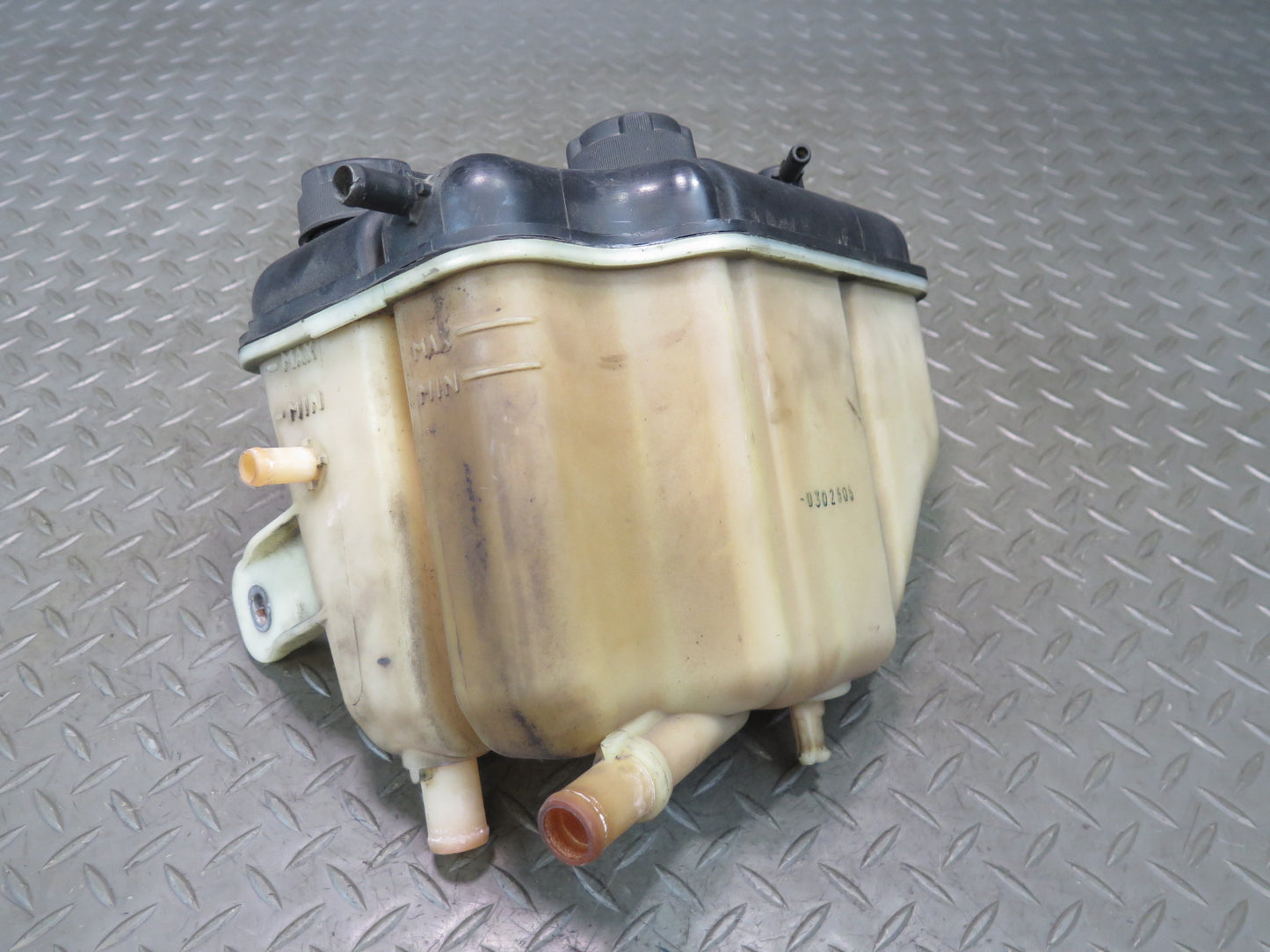 2017-2020 Maserati Levante M161 Engine Coolant Expansion Overflow Reservoir Tank
