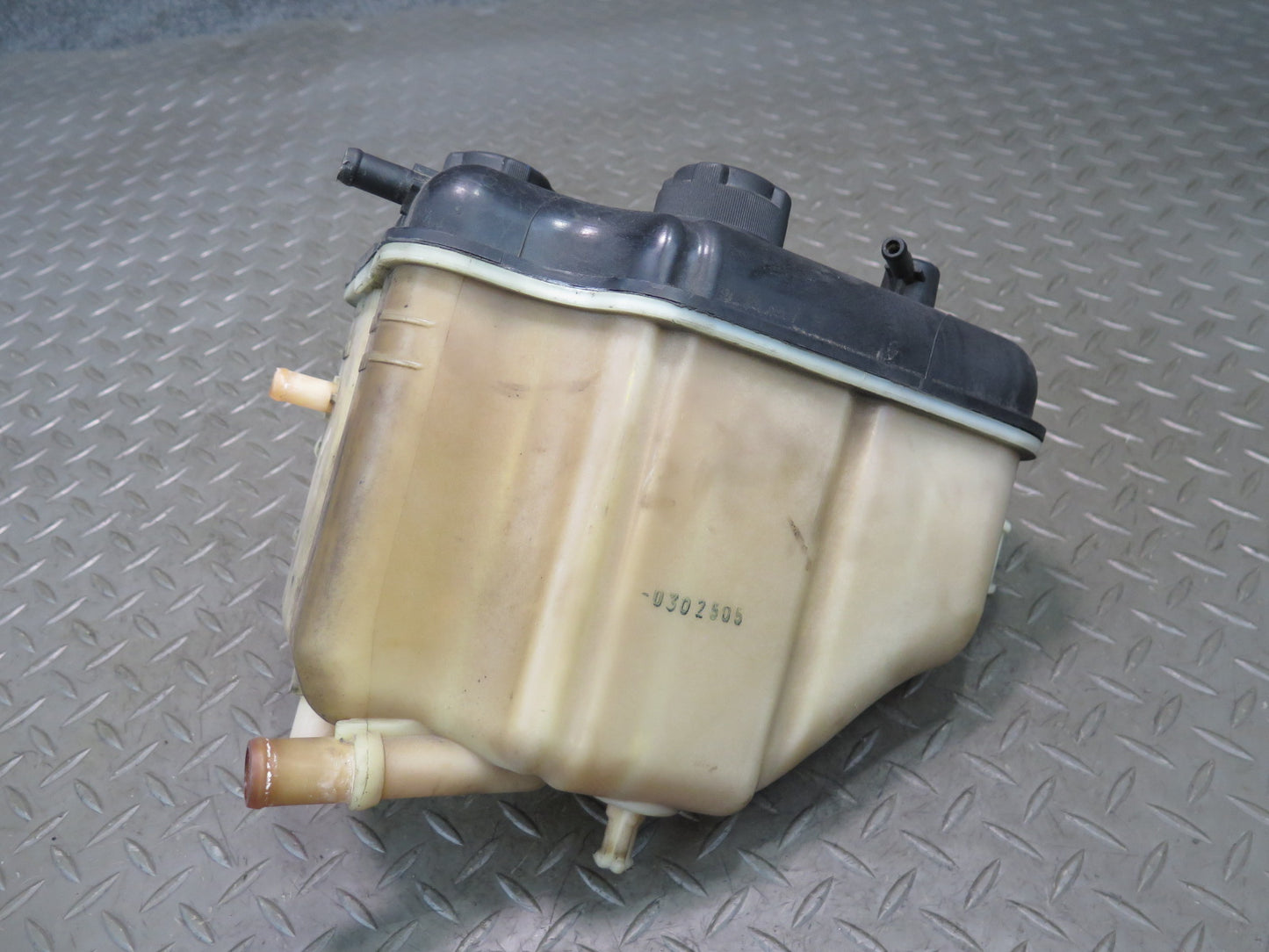 2017-2020 Maserati Levante M161 Engine Coolant Expansion Overflow Reservoir Tank