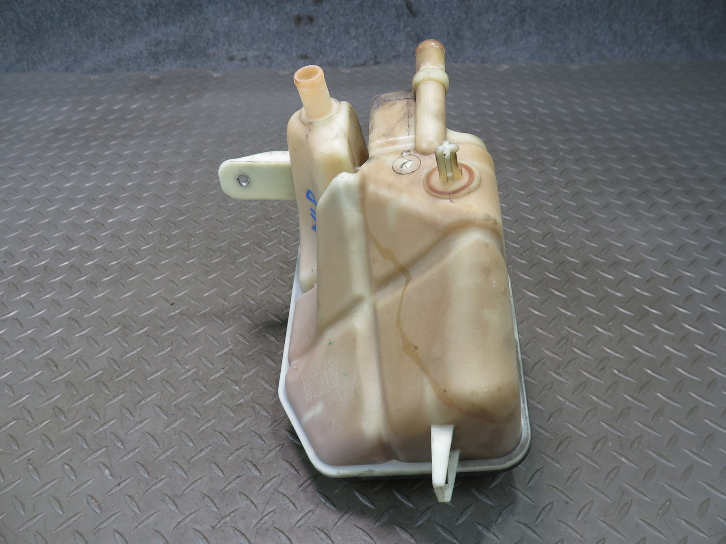 2017-2020 Maserati Levante M161 Engine Coolant Expansion Overflow Reservoir Tank