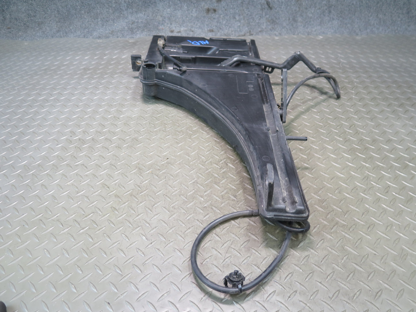 2017-2020 Maserati Levante M161 Windshield Washer Fluid Reservoir Tank w Pump
