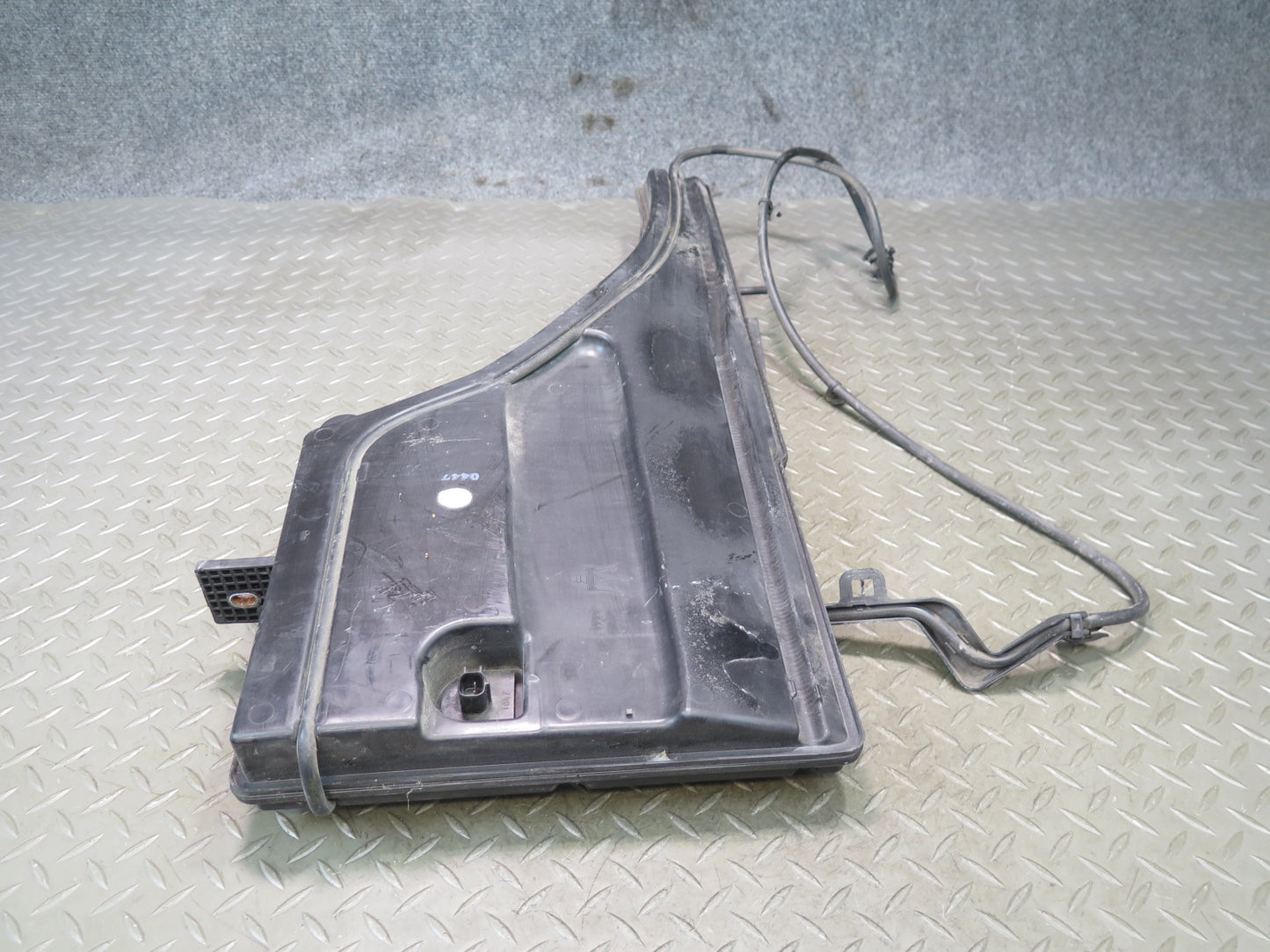 2017-2020 Maserati Levante M161 Windshield Washer Fluid Reservoir Tank w Pump