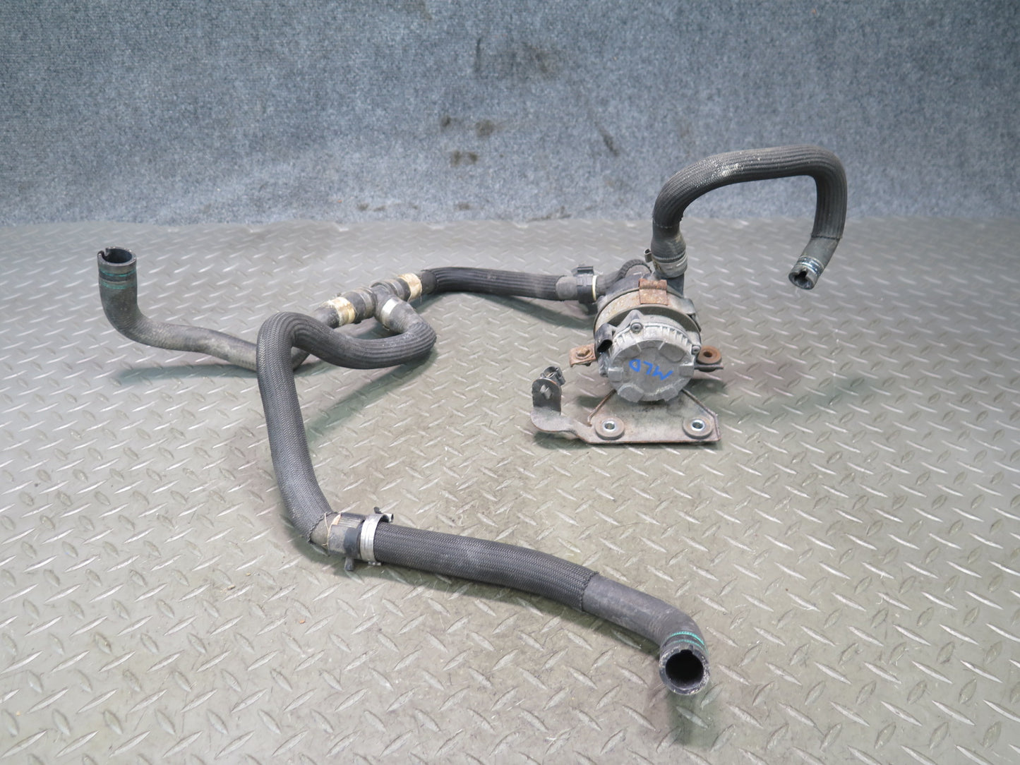 2017-2020 Maserati Levante M161 Auxiliary AUX Water Coolant Pump w Hoses