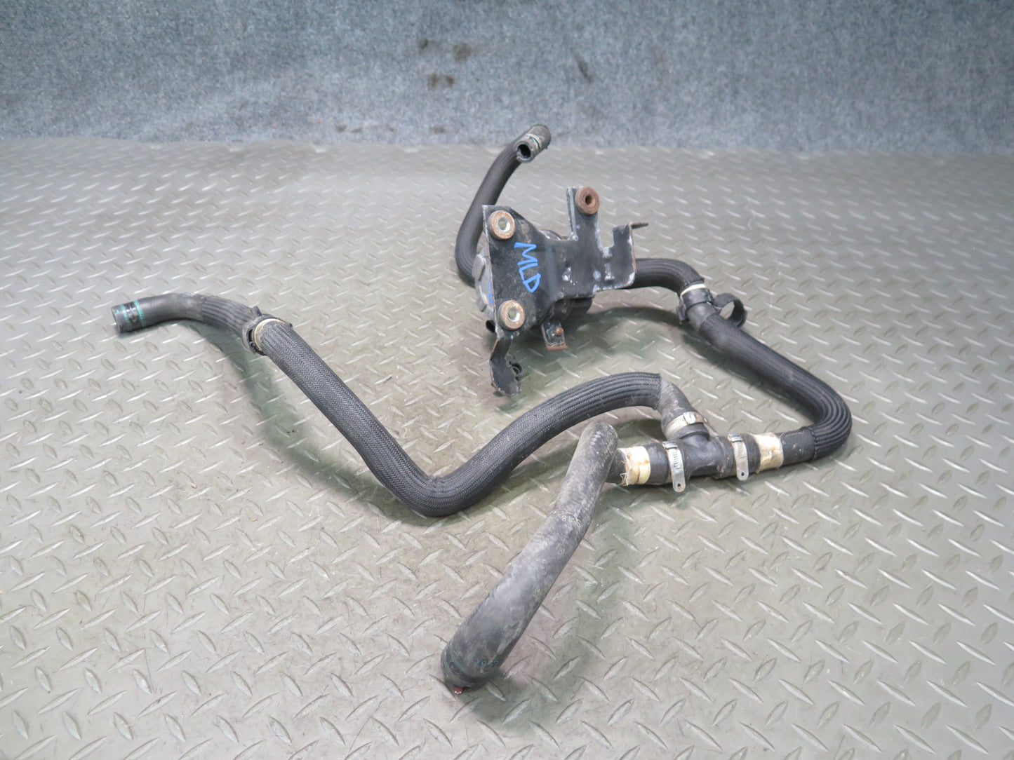 2017-2020 Maserati Levante M161 Auxiliary AUX Water Coolant Pump w Hoses