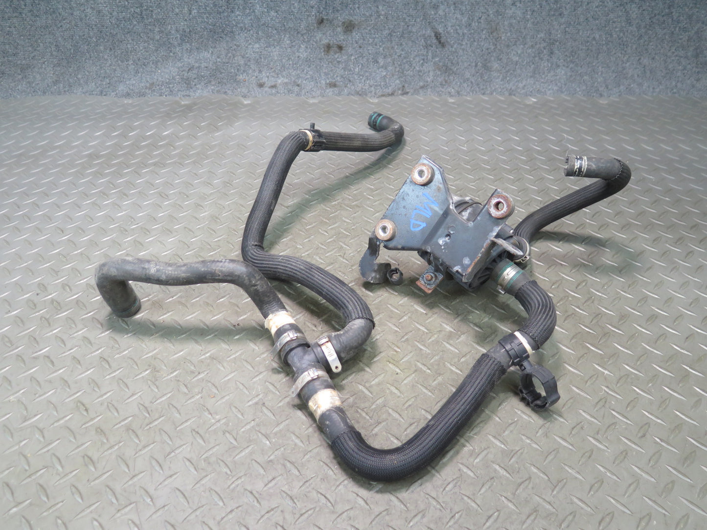 2017-2020 Maserati Levante M161 Auxiliary AUX Water Coolant Pump w Hoses