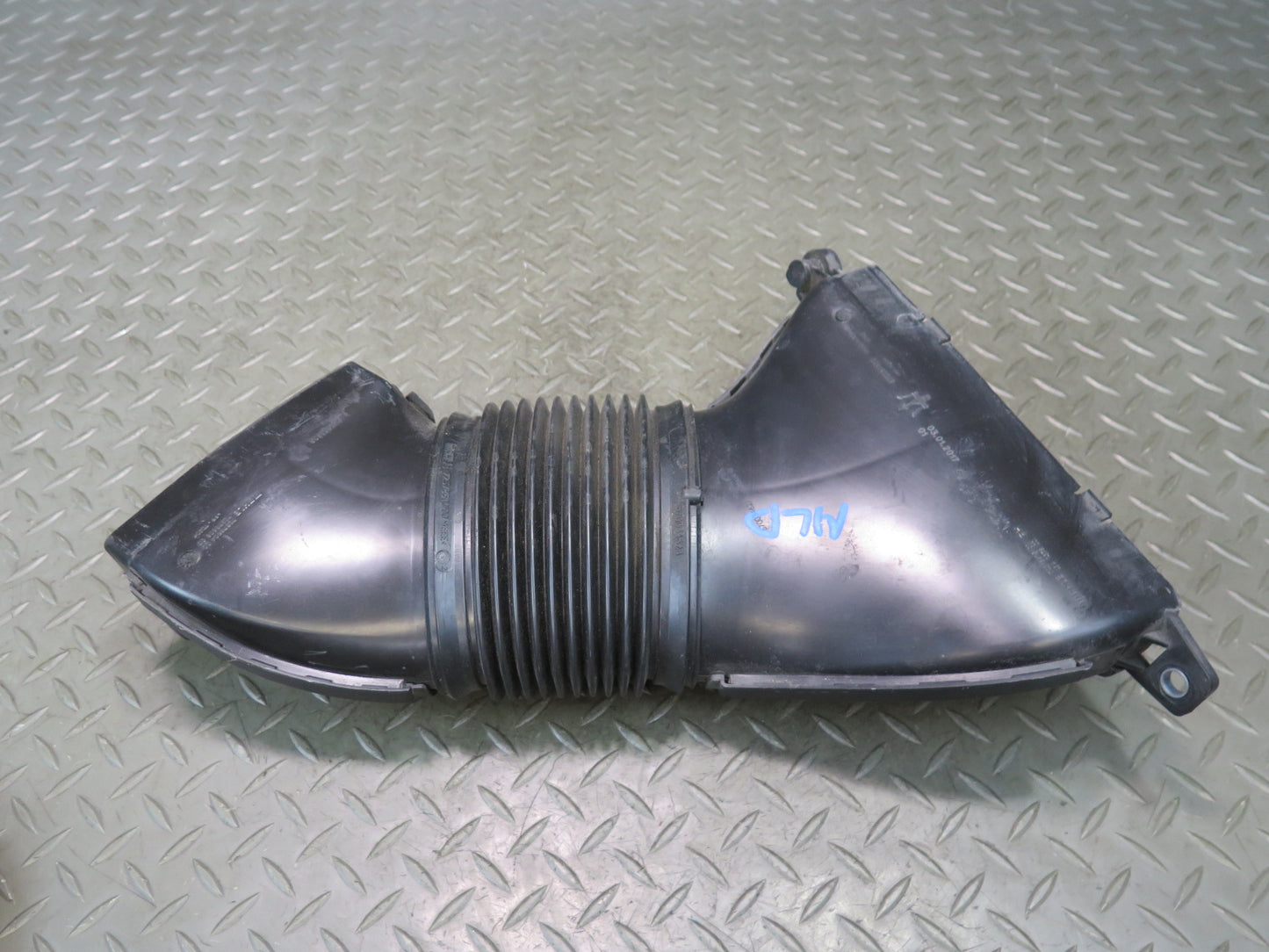 17-20 Maserati Levante M161 Right Air Intake Cleaner Filter Box Hose Tube Pipe