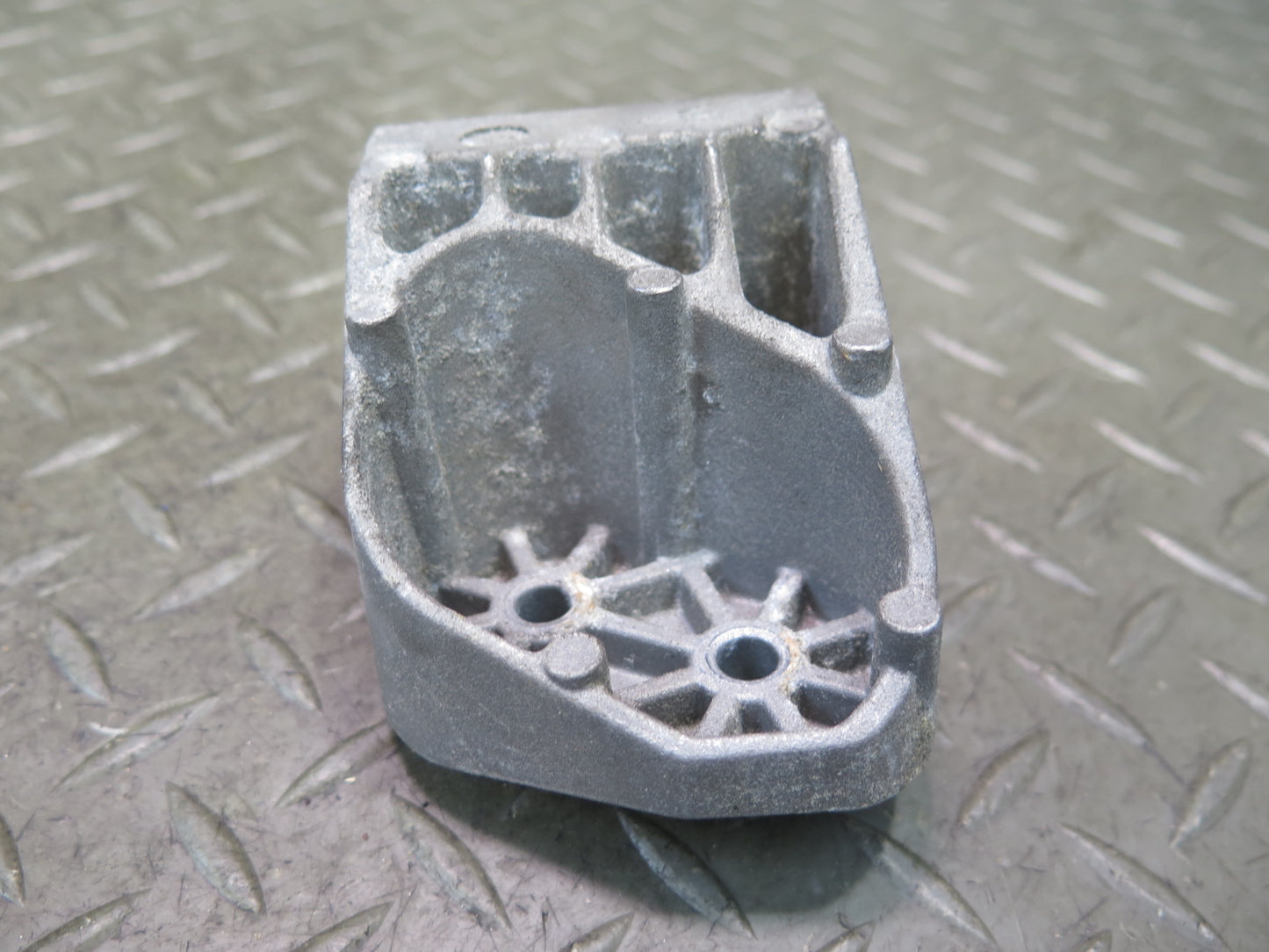 2017-2020 Maserati Levante M161 Radiator Left & Right Mount Support Set of 2