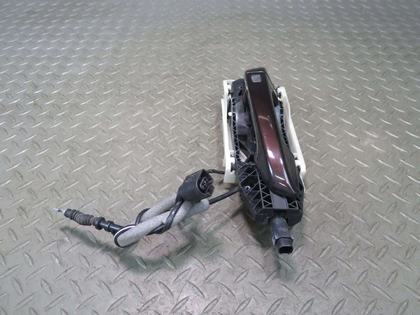 2011-2018 Porsche Cayenne 958 Front Right Door Exterior Handle w Keyless Entry