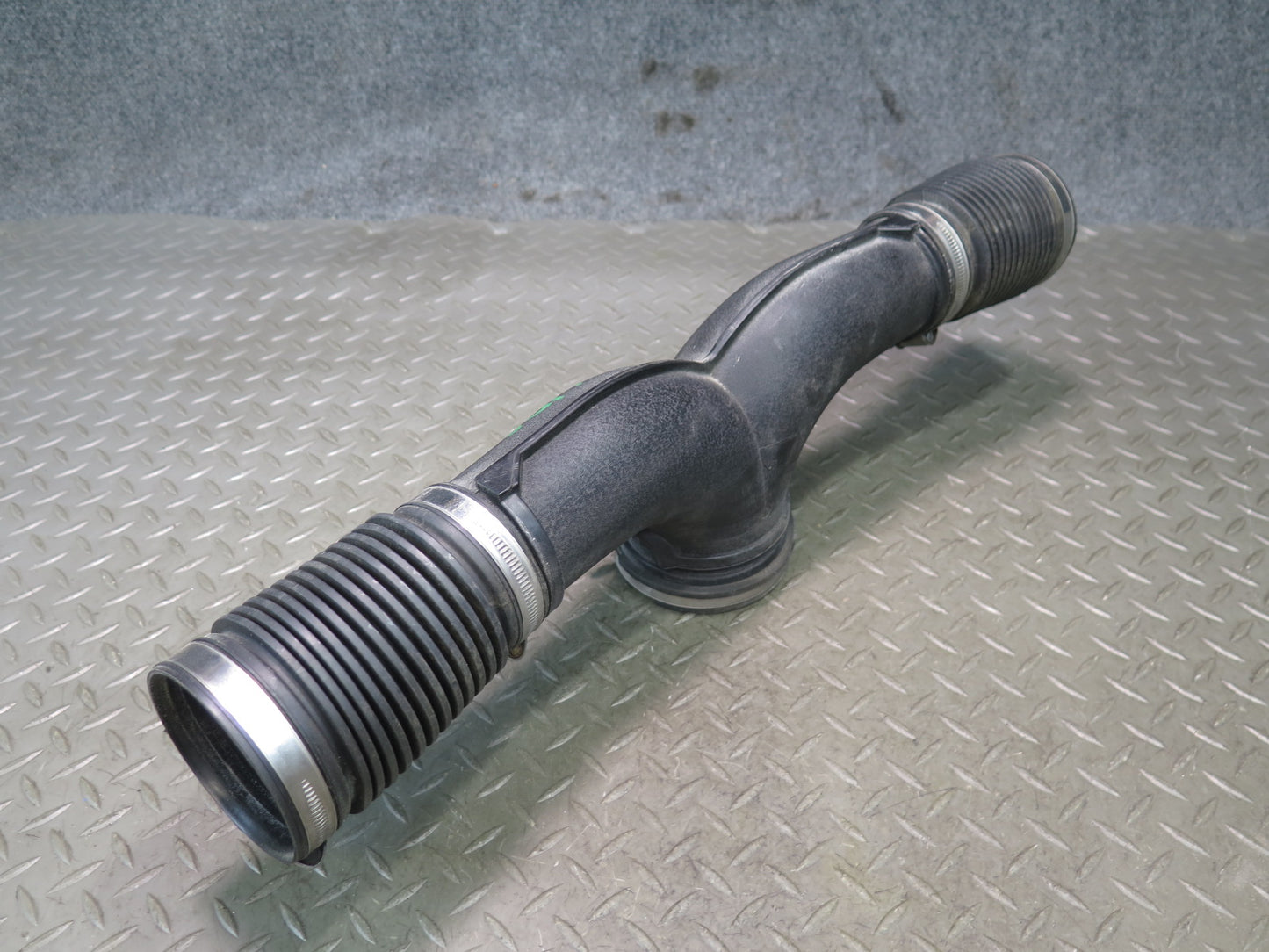 2014-2016 Porsche Cayenne 958 4.8L NA Air Intake Hose Duct Tube Pipe 7L5129760B