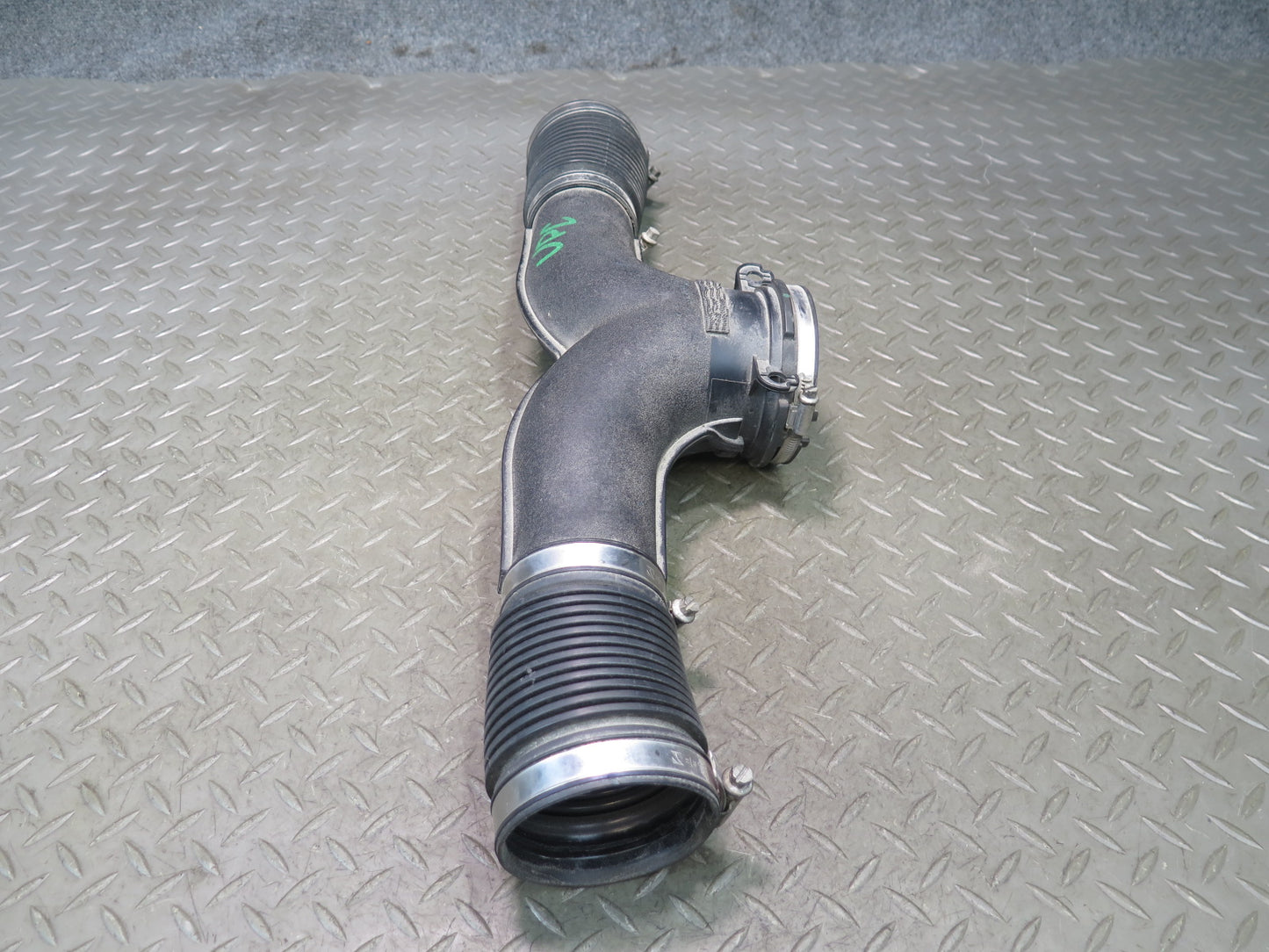 2014-2016 Porsche Cayenne 958 4.8L NA Air Intake Hose Duct Tube Pipe 7L5129760B