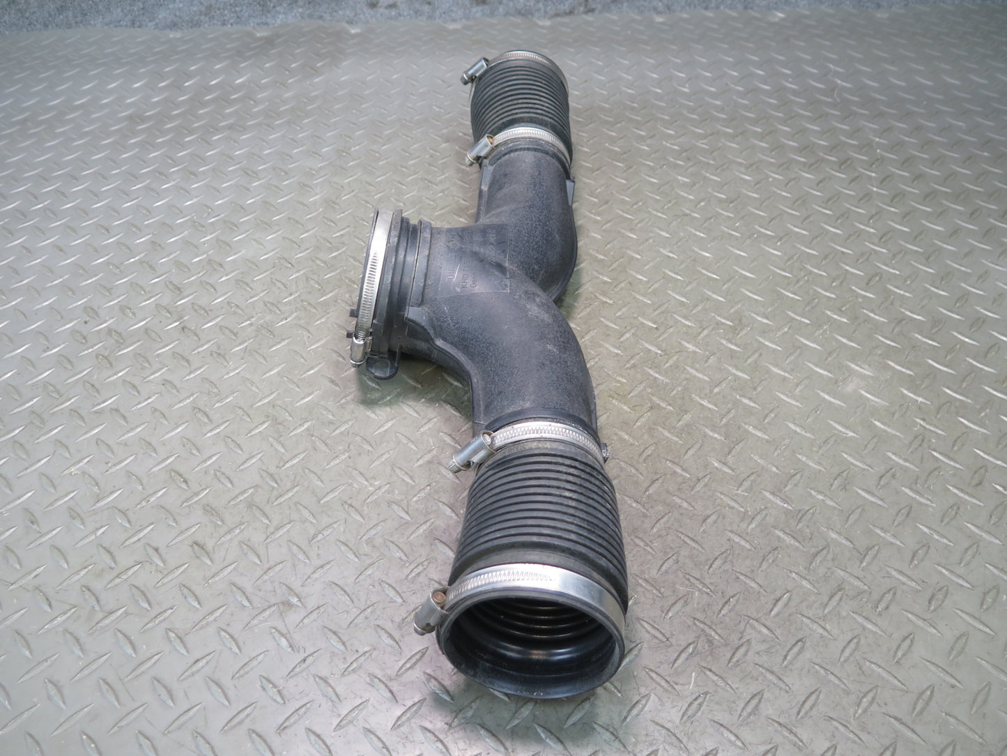 2014-2016 Porsche Cayenne 958 4.8L NA Air Intake Hose Duct Tube Pipe 7L5129760B