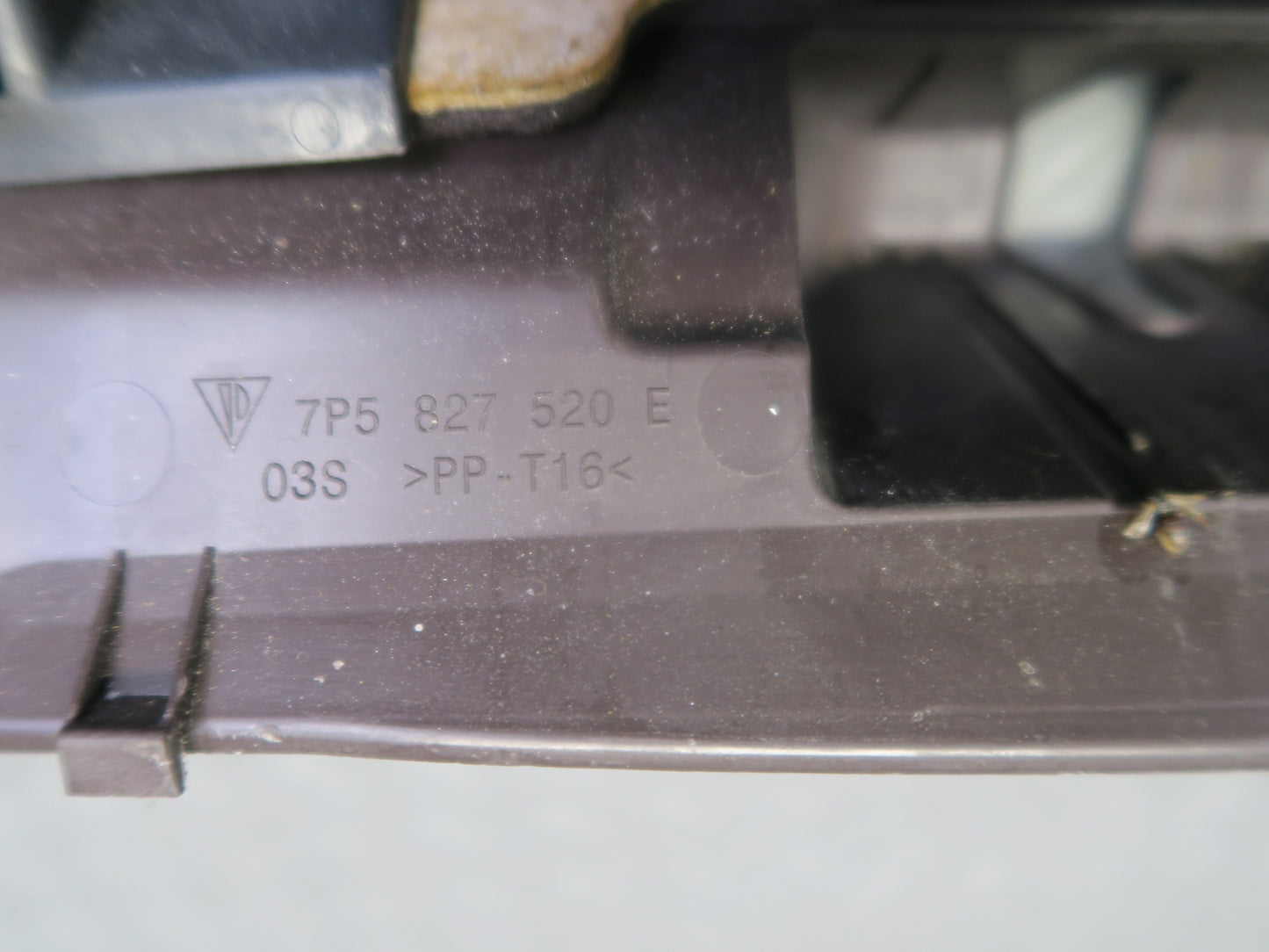 2011-2018 Porsche Cayenne 958 Rear Tailgate Trunk Door Lower Trim Cover Cover