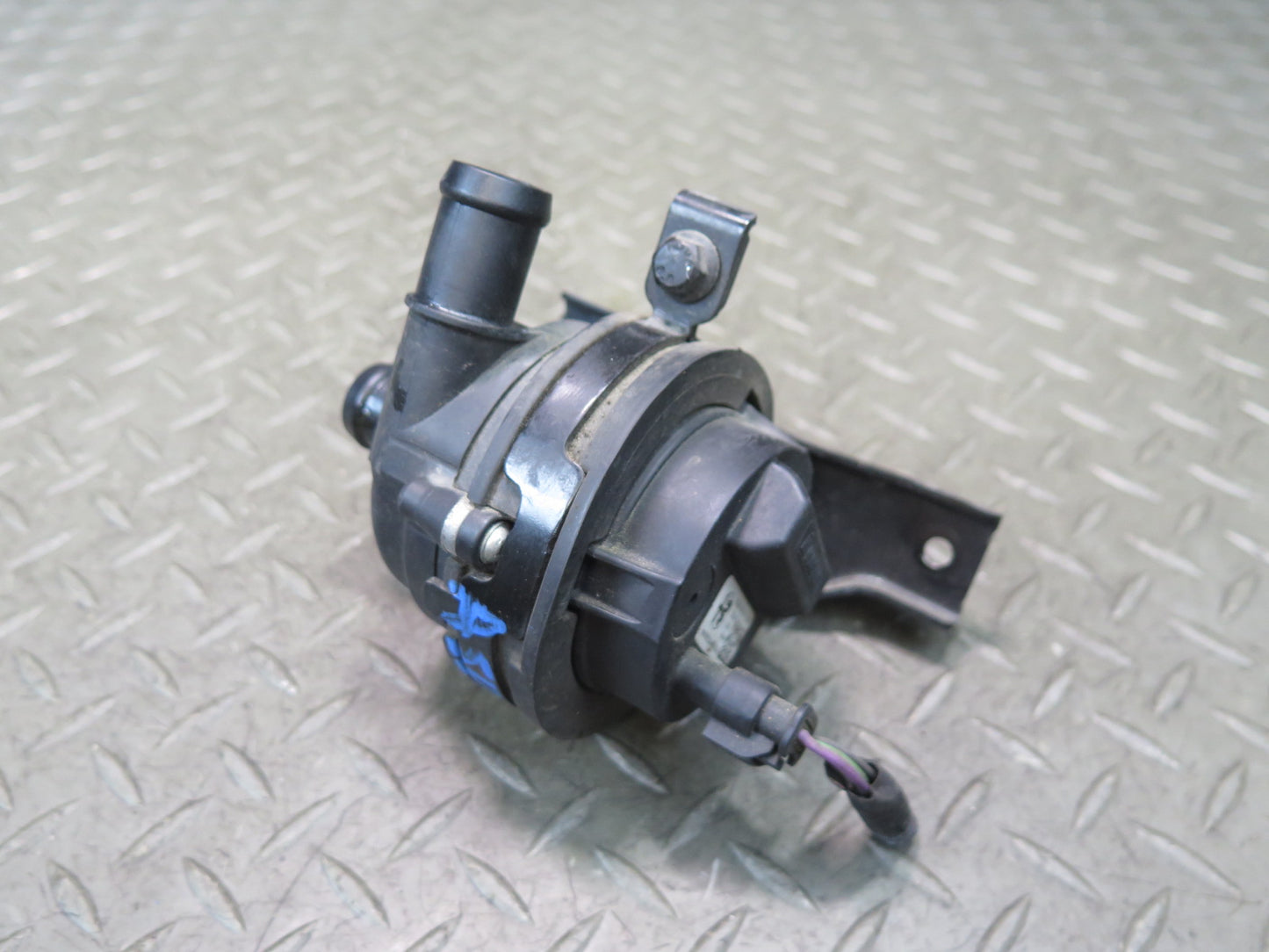 2017-2023 Alfa Romeo Stelvio 2.0L Engine Coolant Auxiliary Water Pump