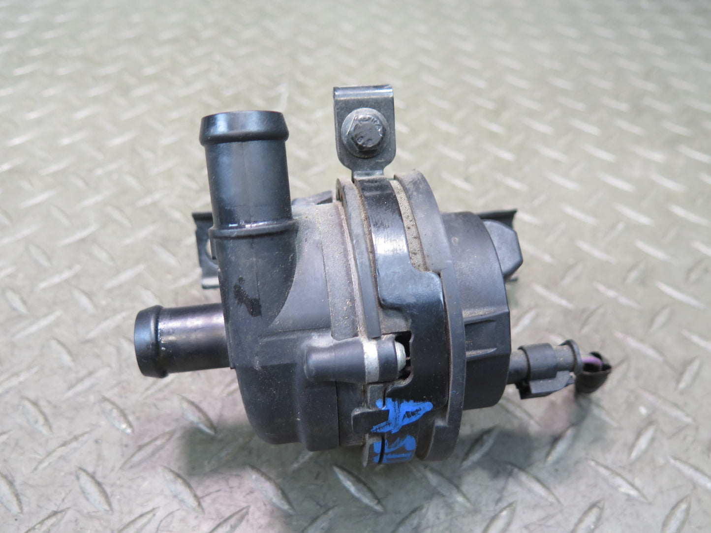 2017-2023 Alfa Romeo Stelvio 2.0L Engine Coolant Auxiliary Water Pump