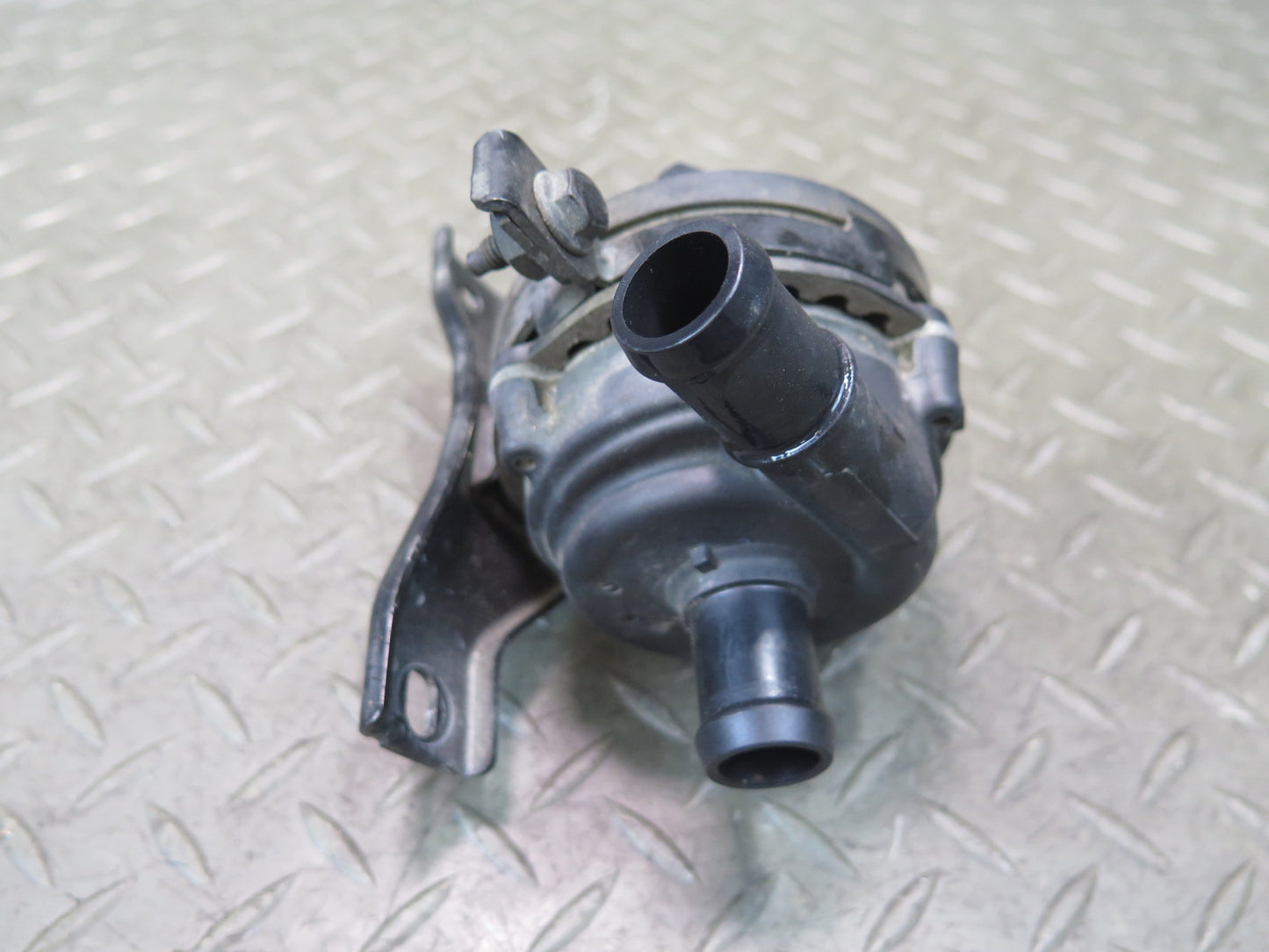 2017-2023 Alfa Romeo Stelvio 2.0L Engine Coolant Auxiliary Water Pump
