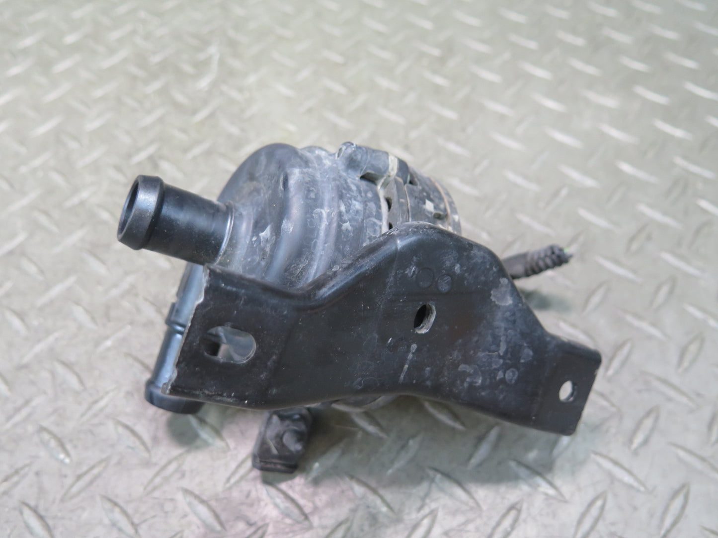 2017-2023 Alfa Romeo Stelvio 2.0L Engine Coolant Auxiliary Water Pump