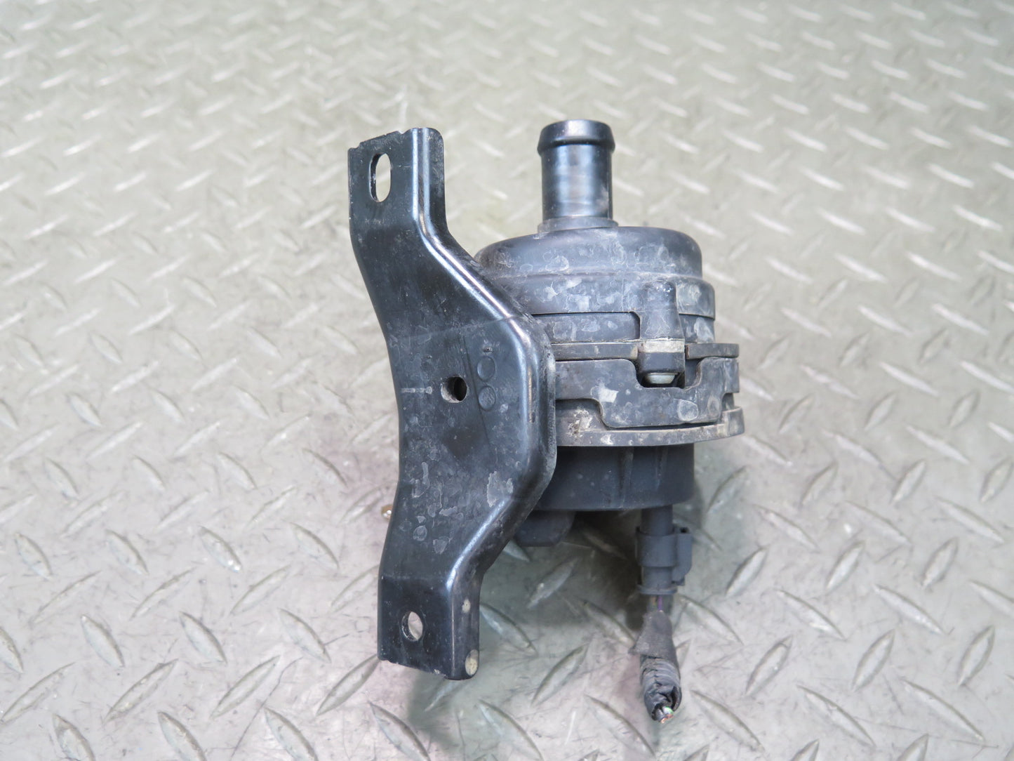 2017-2023 Alfa Romeo Stelvio 2.0L Engine Coolant Auxiliary Water Pump