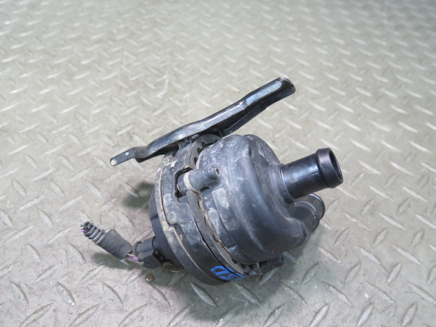 2017-2023 Alfa Romeo Stelvio 2.0L Engine Coolant Auxiliary Water Pump