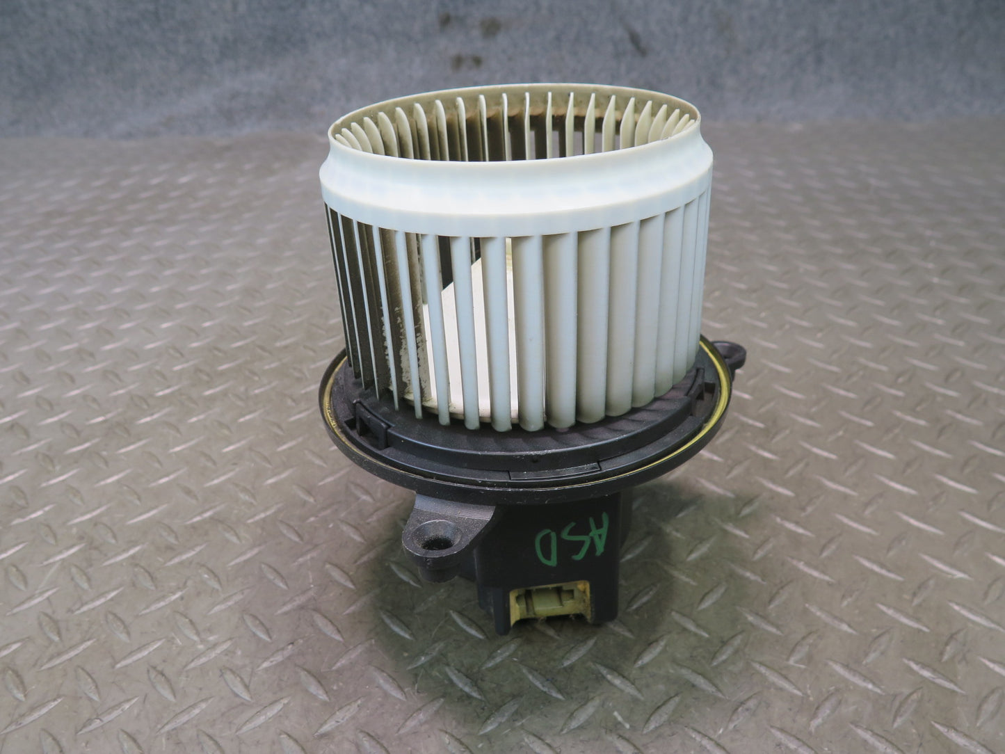 2017-2023 Alfa Romeo Stelvio A/C Heater Blower Motor Fan W/ Resistor