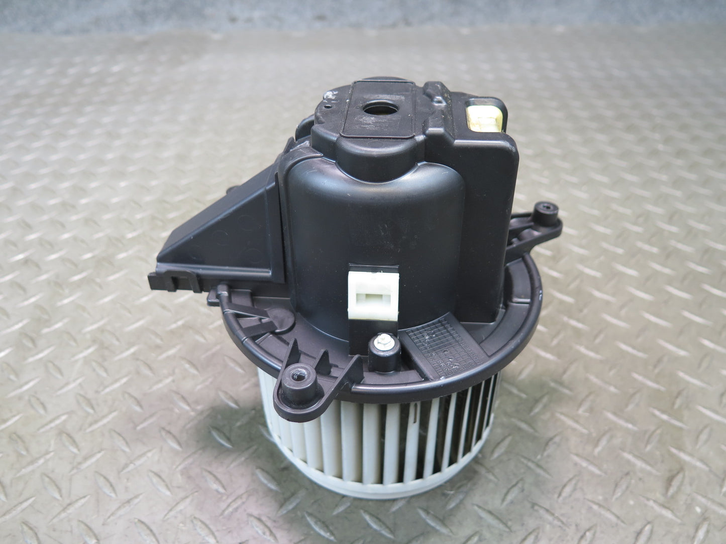 2017-2023 Alfa Romeo Stelvio A/C Heater Blower Motor Fan W/ Resistor