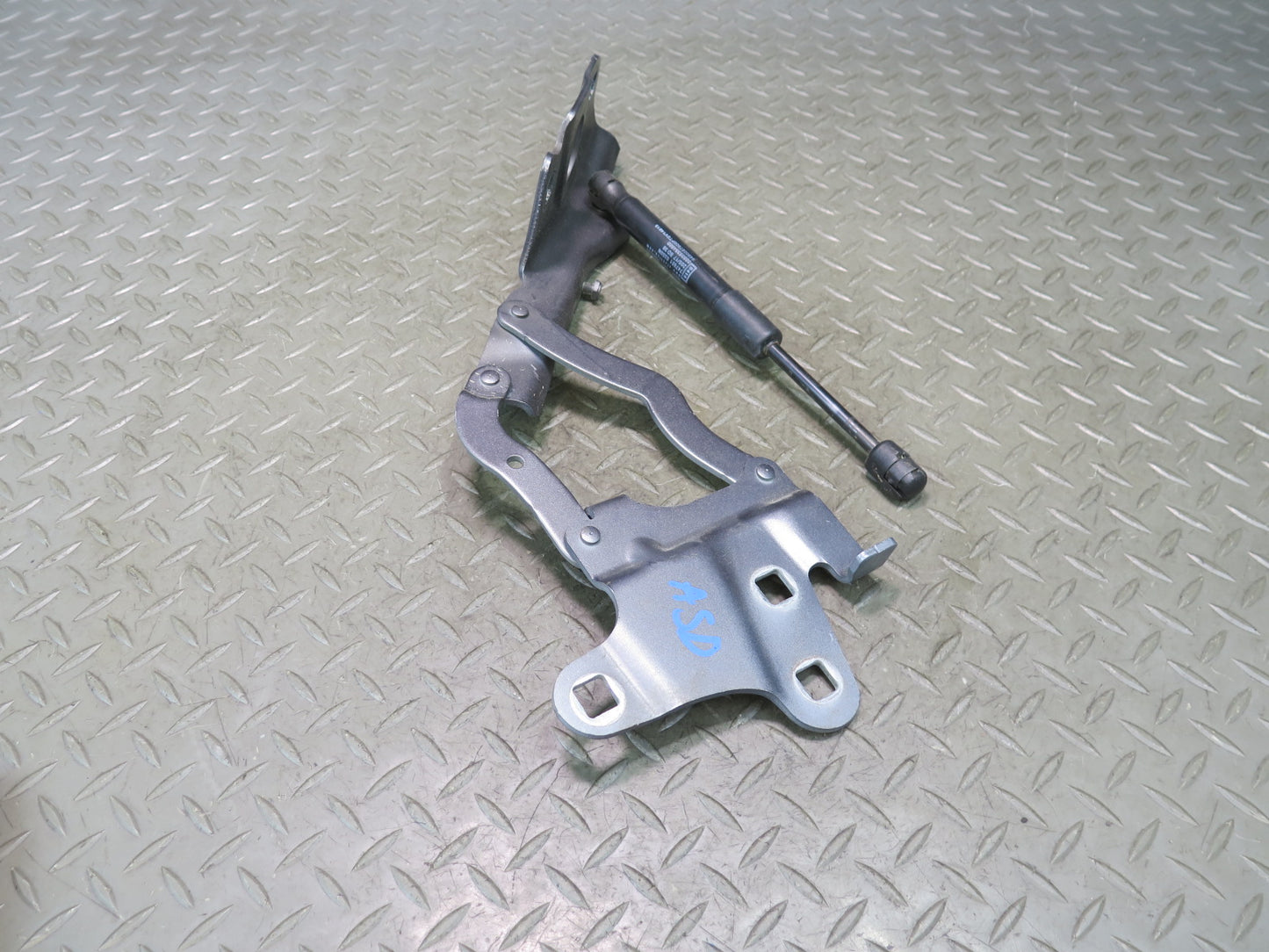 2017-2023 Alfa Romeo Front Left & Right Hood Bonnet Hinge Support Set