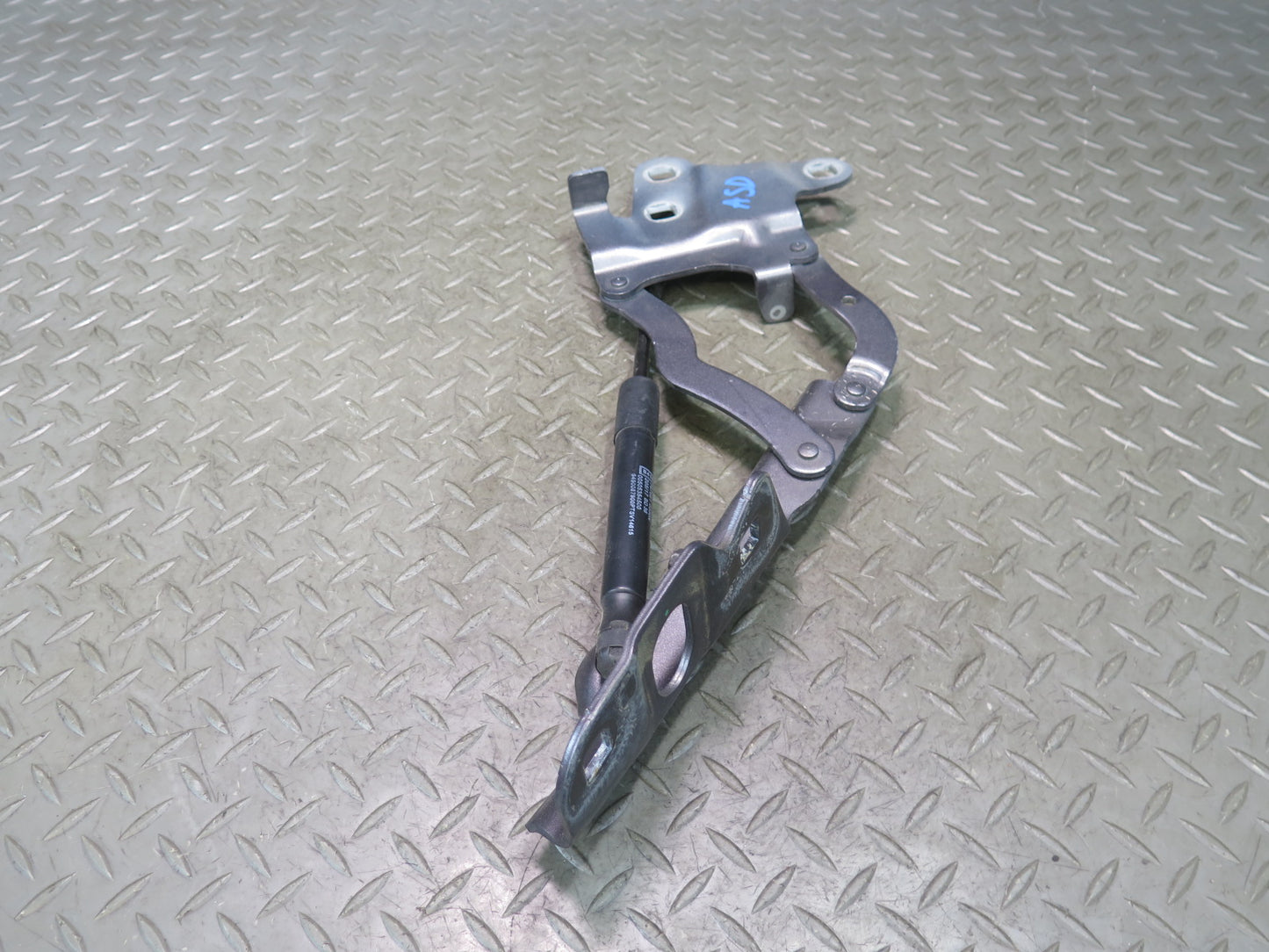 2017-2023 Alfa Romeo Front Left & Right Hood Bonnet Hinge Support Set