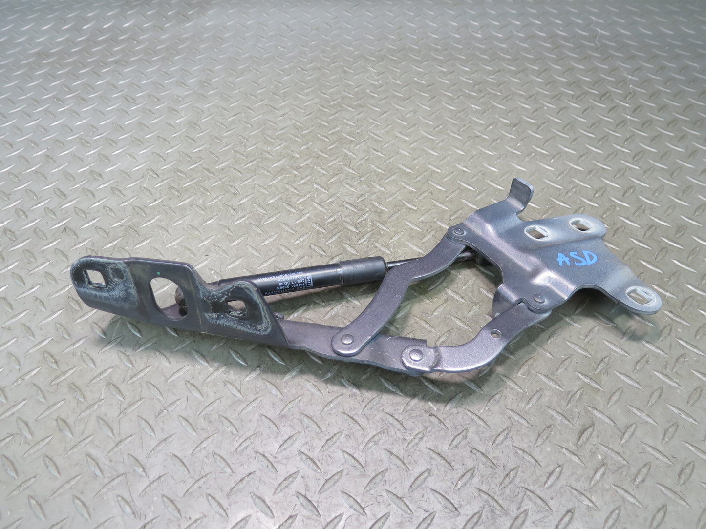 2017-2023 Alfa Romeo Front Left & Right Hood Bonnet Hinge Support Set