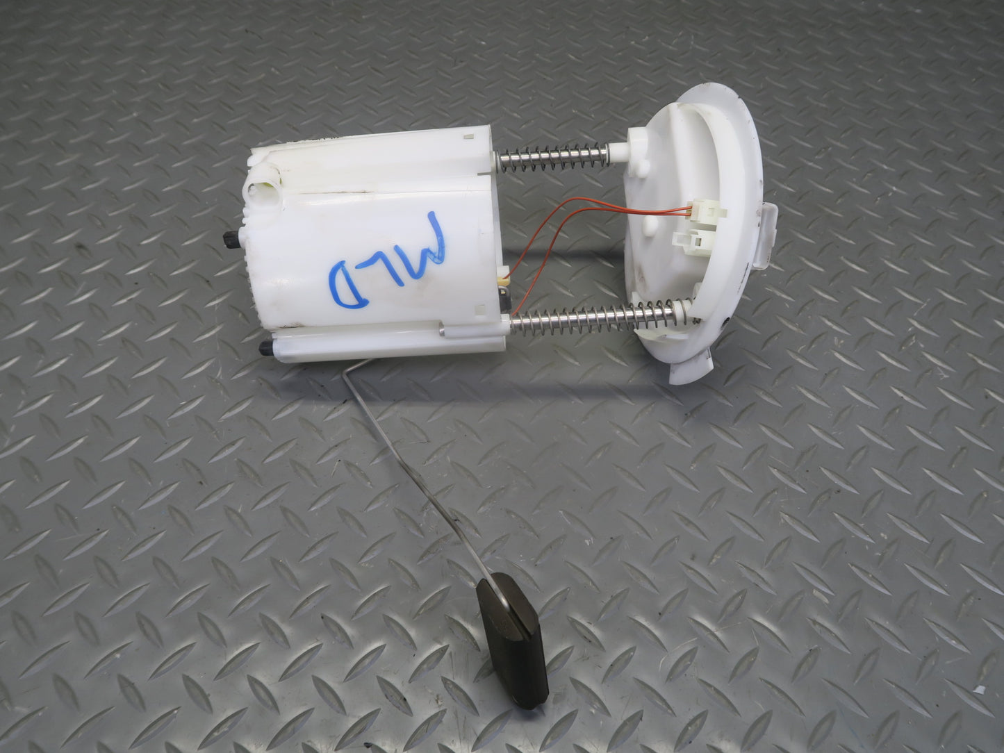2017-2020 Maserati Levante M161 3.0L Fuel Pump Level Sensor Sending Unit Set