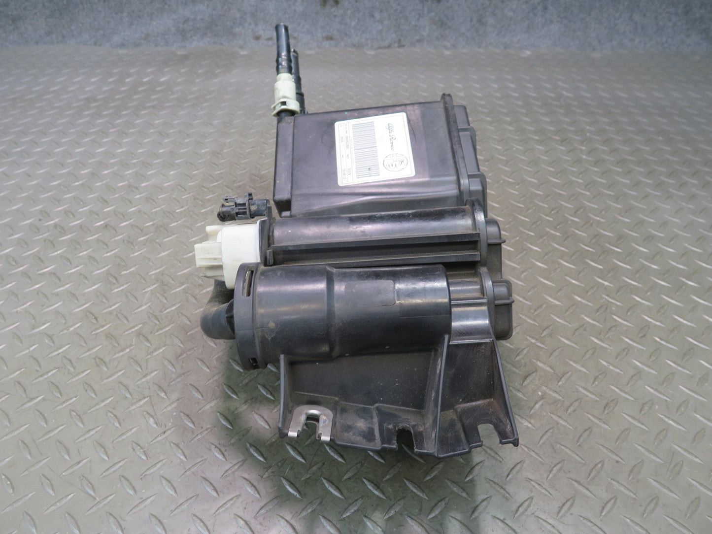 2017-2023 Alfa Romeo Stelvio 2.0L Fuel Vapor Evaporator Charcoal Canister