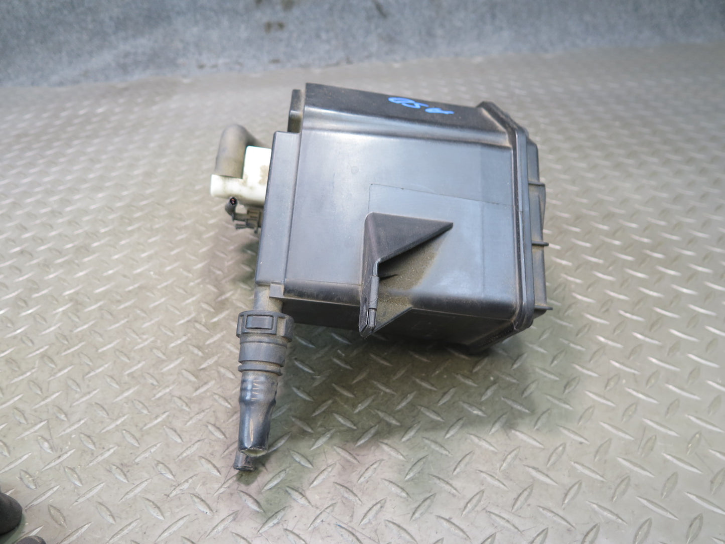 2017-2023 Alfa Romeo Stelvio 2.0L Fuel Vapor Evaporator Charcoal Canister