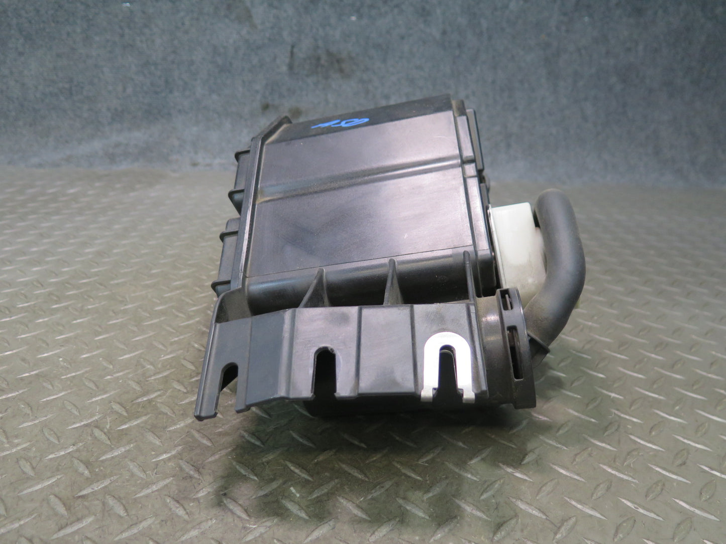 2017-2023 Alfa Romeo Stelvio 2.0L Fuel Vapor Evaporator Charcoal Canister