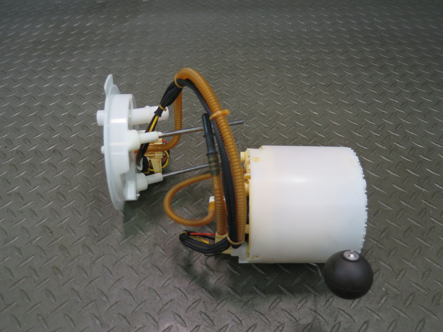 2017-2023 Alfa Romeo Stelvio 2.0L Engine Fuel Pump Level Sending Unit Assembly