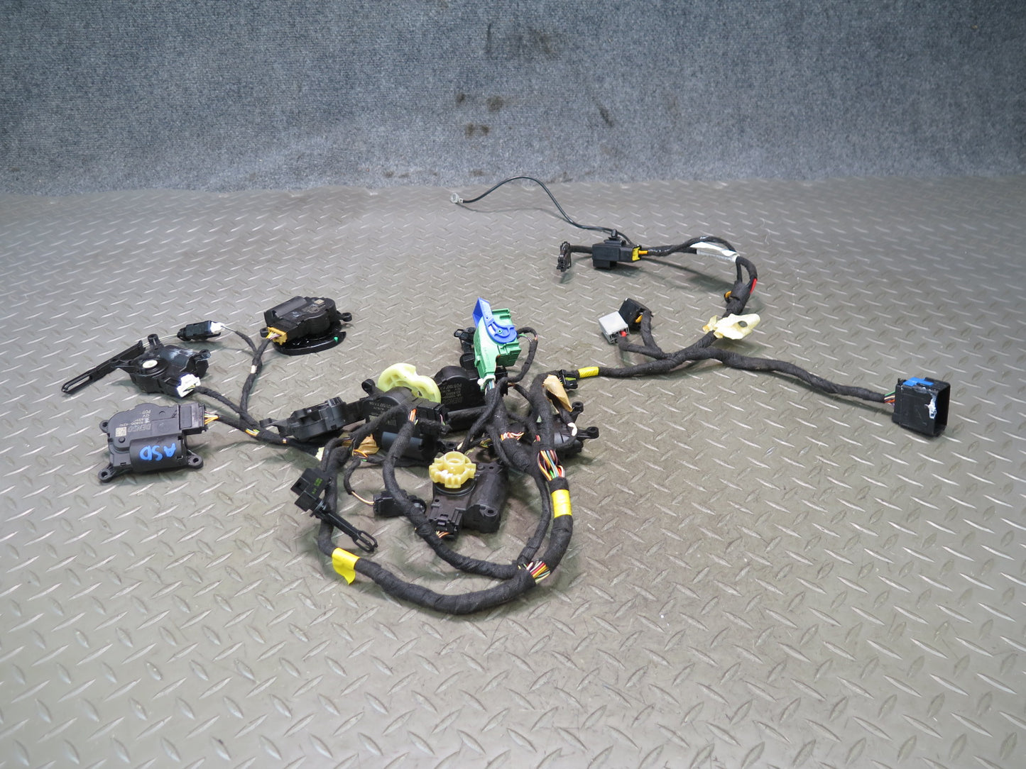 2017-2023 Alfa Romeo Stelvio Hvac A/C Air Heater Door Flap Actuator Motor w Wire