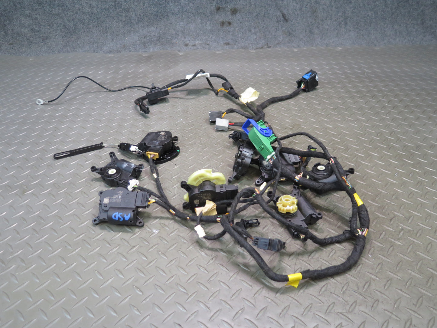 2017-2023 Alfa Romeo Stelvio Hvac A/C Air Heater Door Flap Actuator Motor w Wire