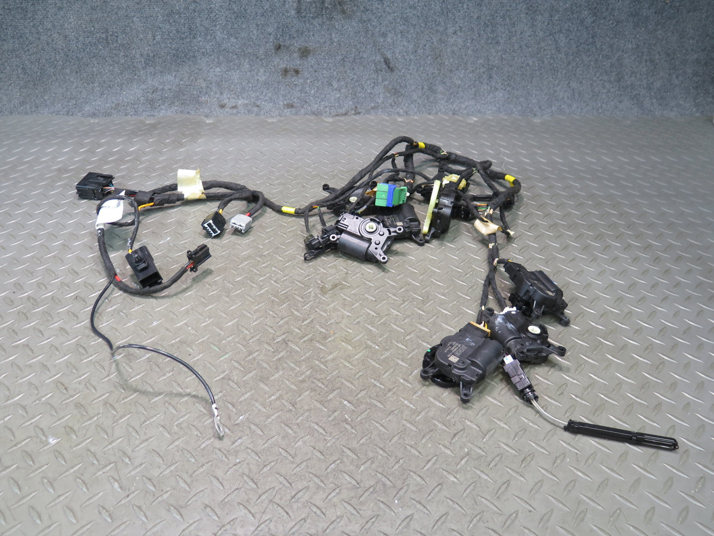 2017-2023 Alfa Romeo Stelvio Hvac A/C Air Heater Door Flap Actuator Motor w Wire