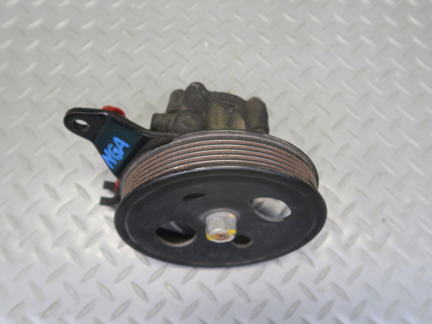 95-97 Nissan Gloria HY33 3.0L Power Steering Pump w Pulley 60K Miles OEM
